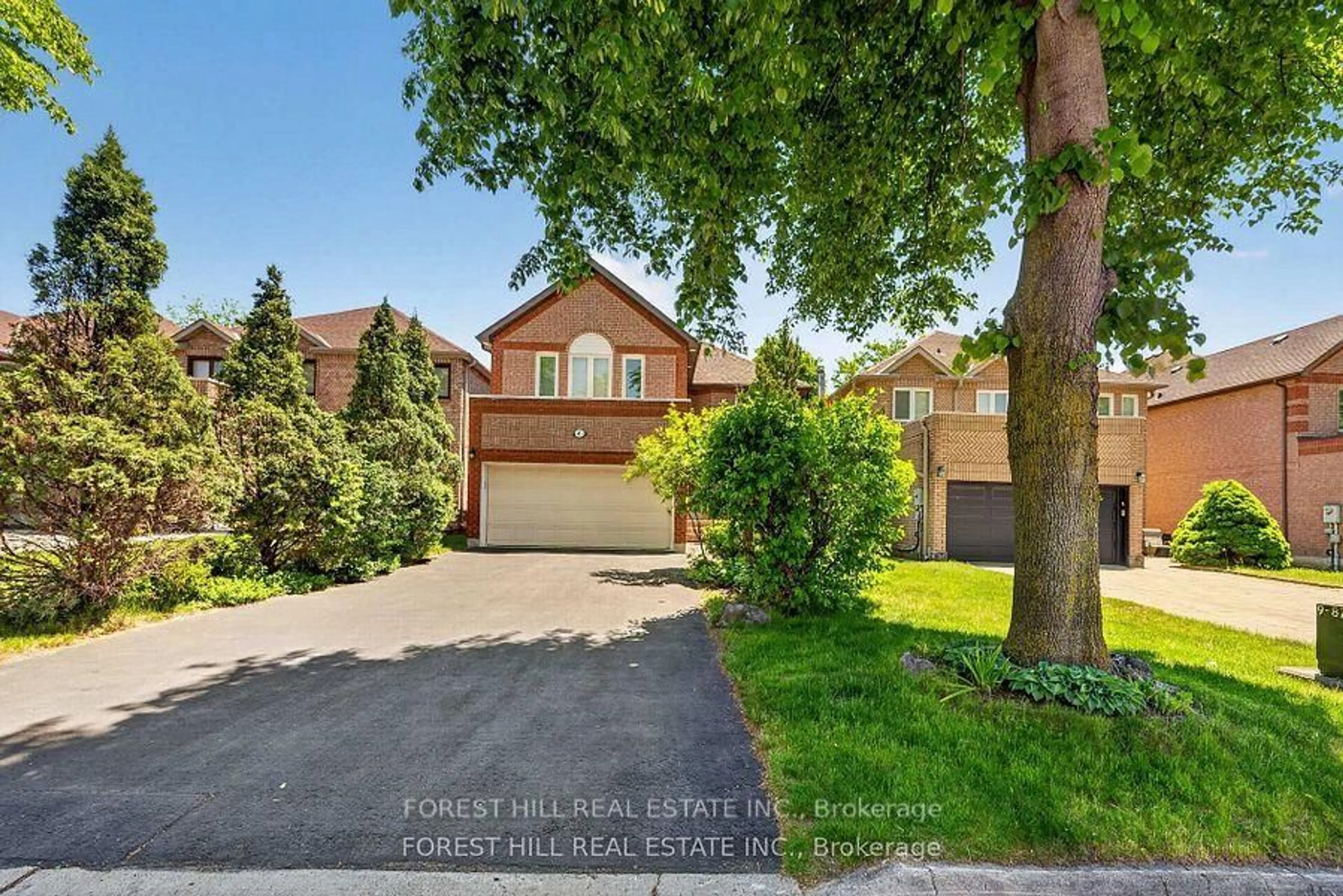 A pic from outside/outdoor area/front of a property/back of a property/a pic from drone, street for 43 Rockwood Cres, Vaughan Ontario L4J 7T2