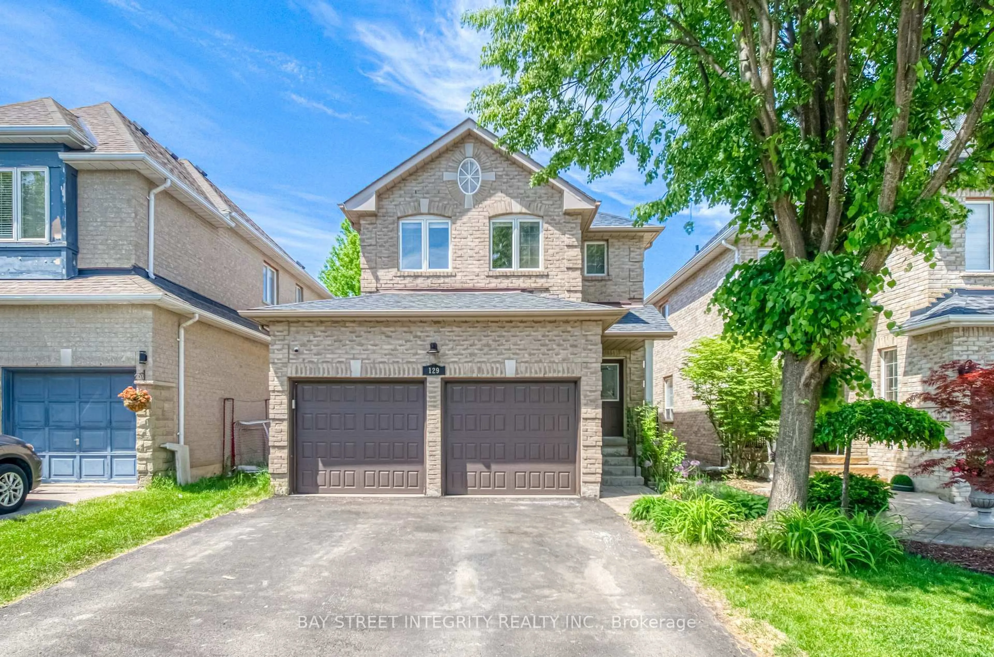 Home with brick exterior material, street for 129 Fadine Rd, Newmarket Ontario L3X 2P2