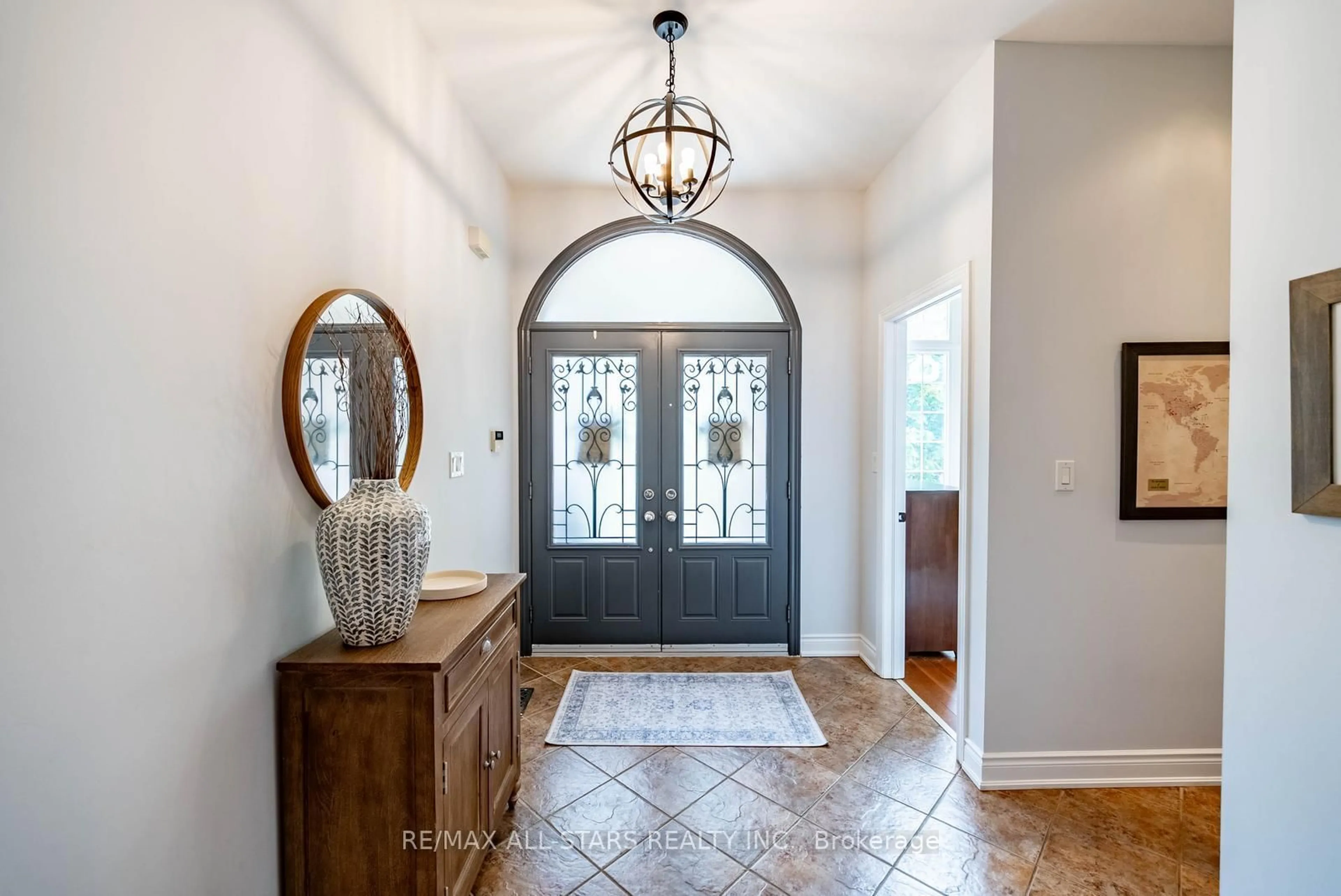 Indoor entryway for 1016 Nellie Little Cres, Newmarket Ontario L3X 3E5