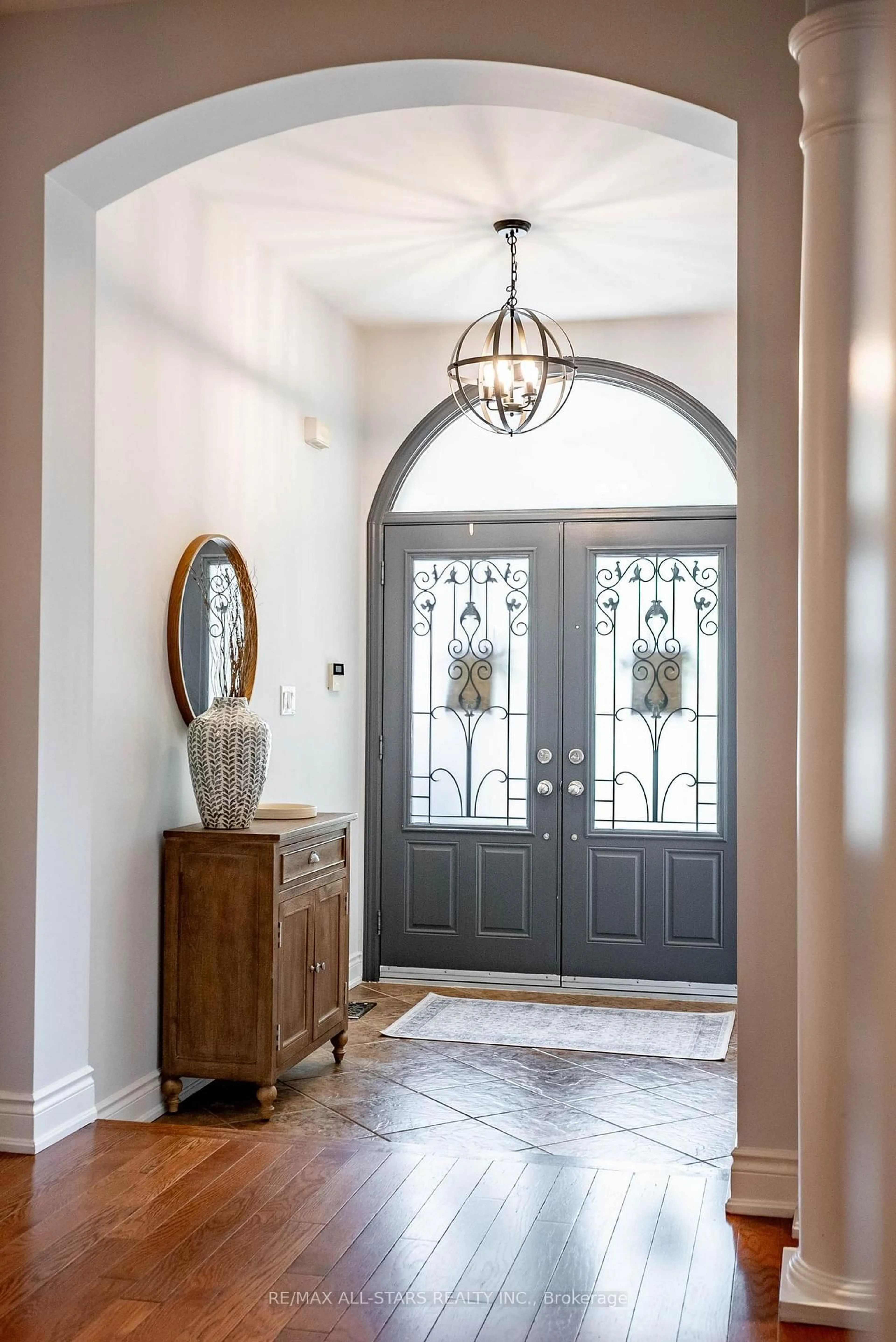 Indoor entryway for 1016 Nellie Little Cres, Newmarket Ontario L3X 3E5