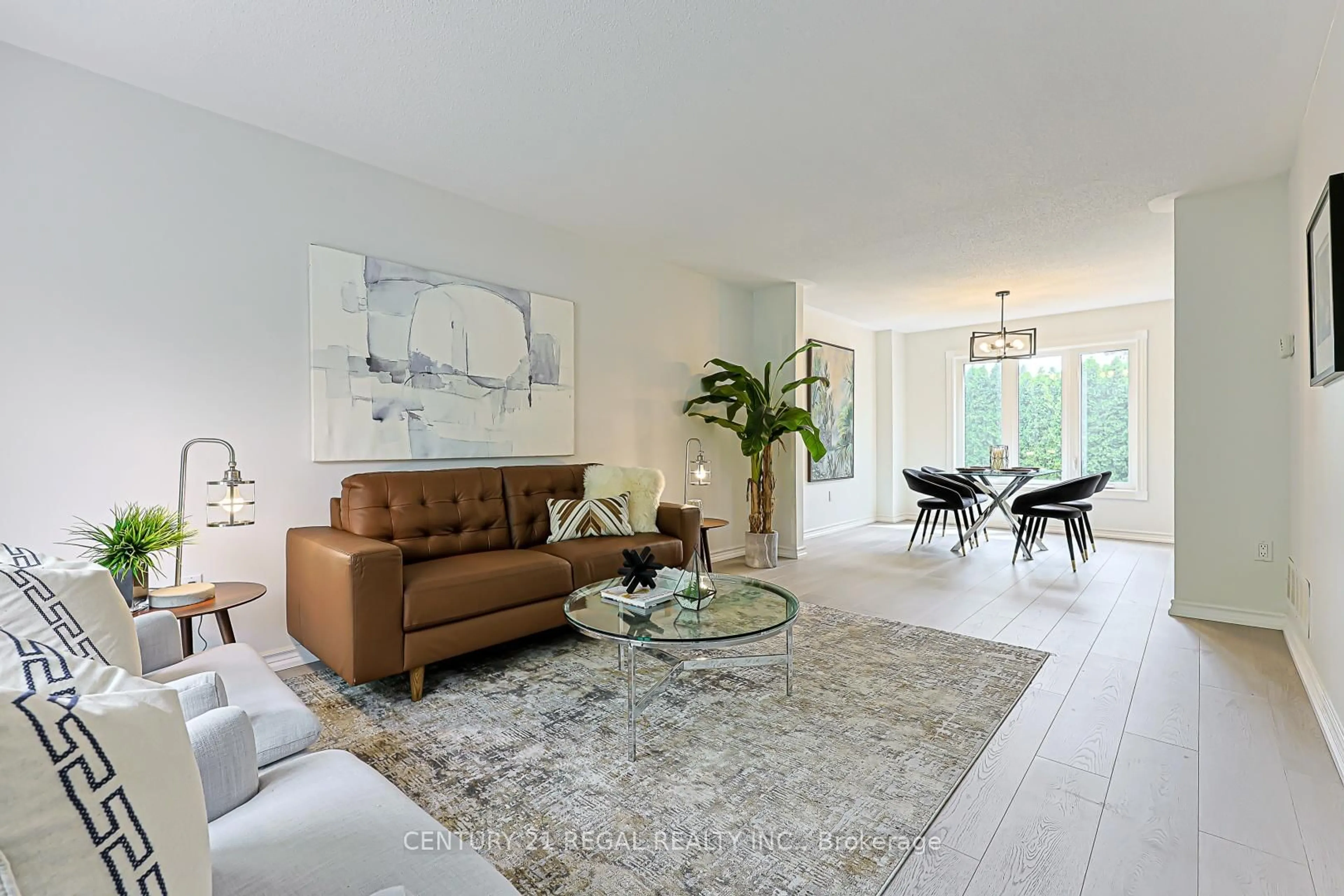 Living room with furniture, unknown for 599 Sandford St, Newmarket Ontario L3X 1T4