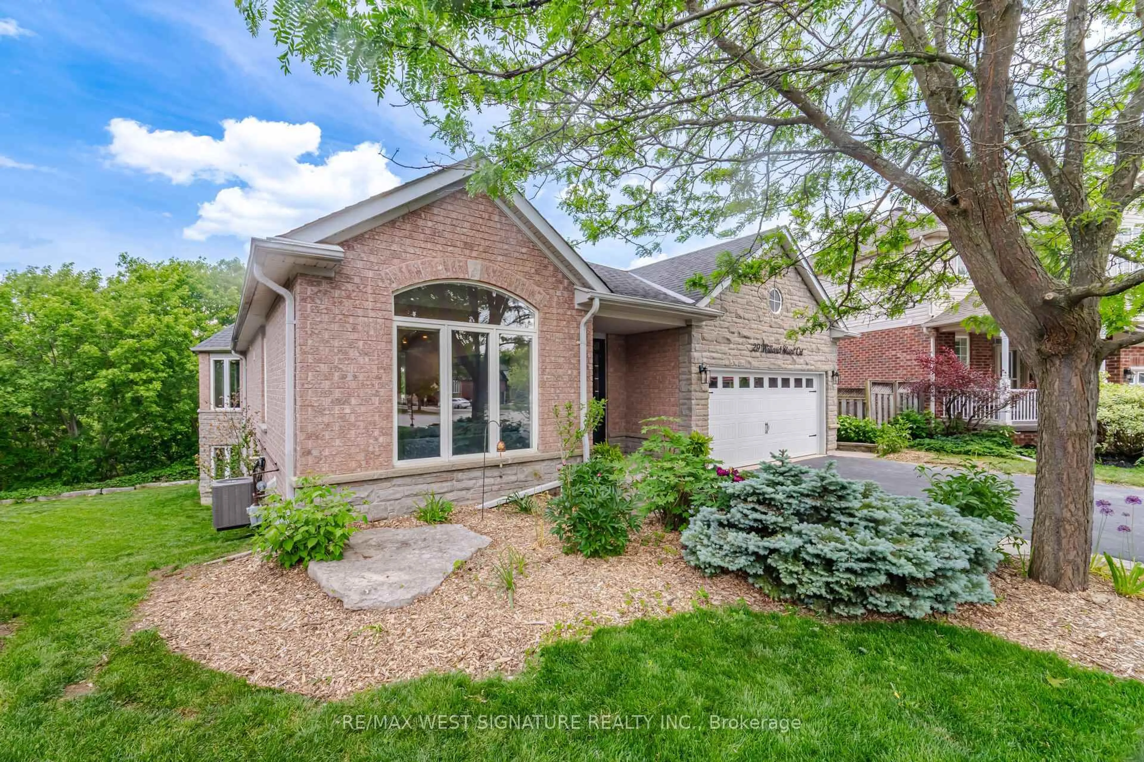 Home with brick exterior material, street for 29 Willard Hunt Cres, King Ontario L0G 1N0