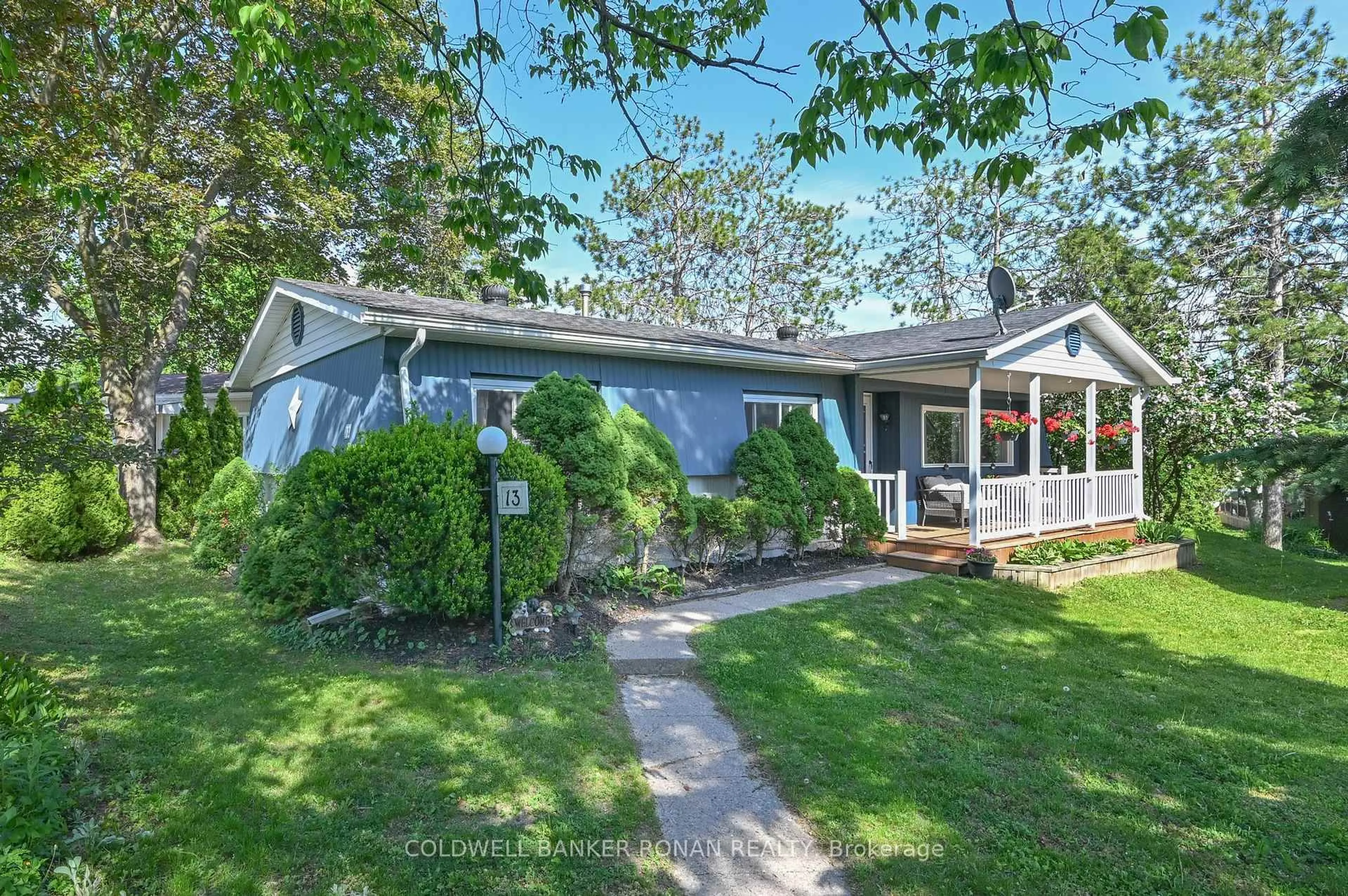 Unknown for 13 Hawthorne Dr, Innisfil Ontario L9S 1P7