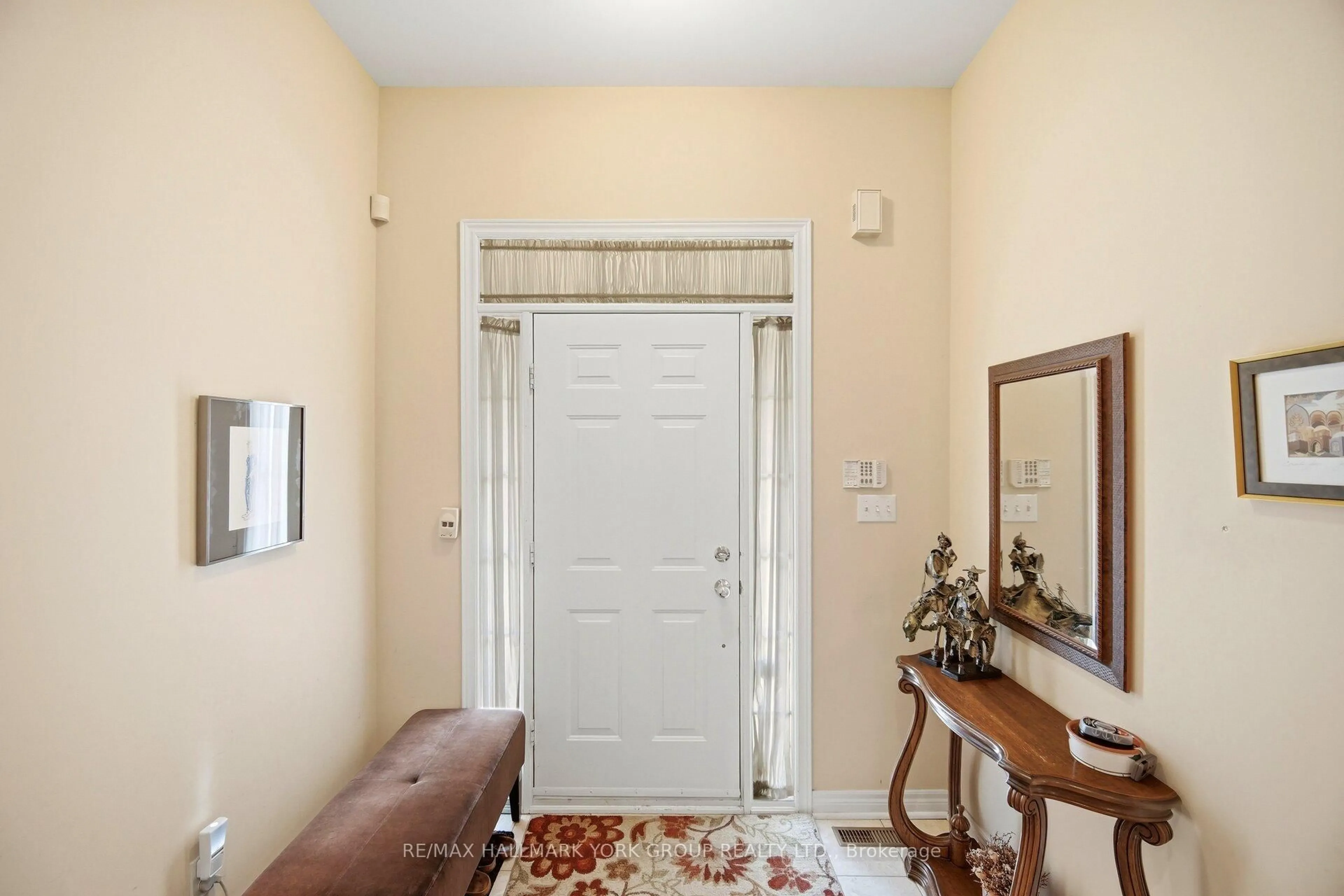 Indoor foyer for 190 Harding Blvd #176, Richmond Hill Ontario L4C 0J9
