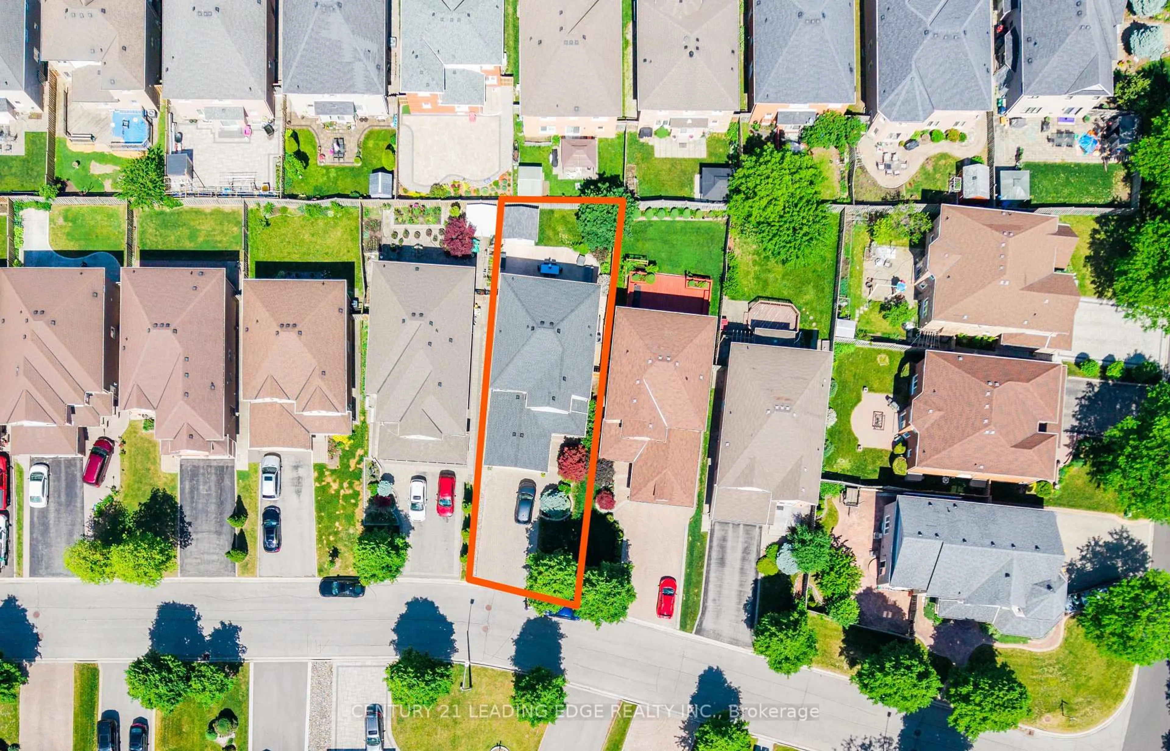 A pic from outside/outdoor area/front of a property/back of a property/a pic from drone, street for 145 Quince Cres, Markham Ontario L3S 3W8