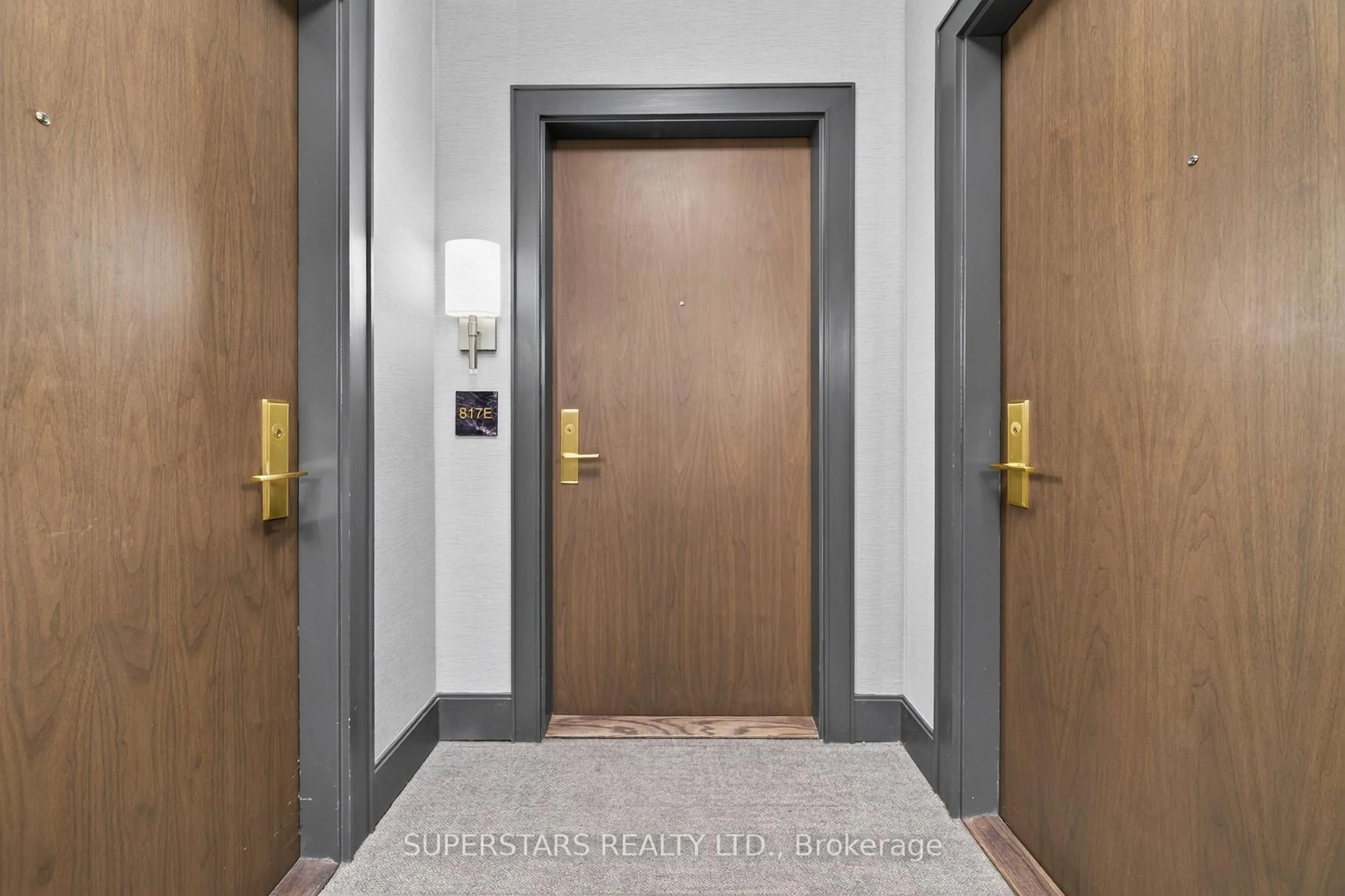 Indoor foyer for 278 Buchanan Dr #817, Markham Ontario L3R 6J1