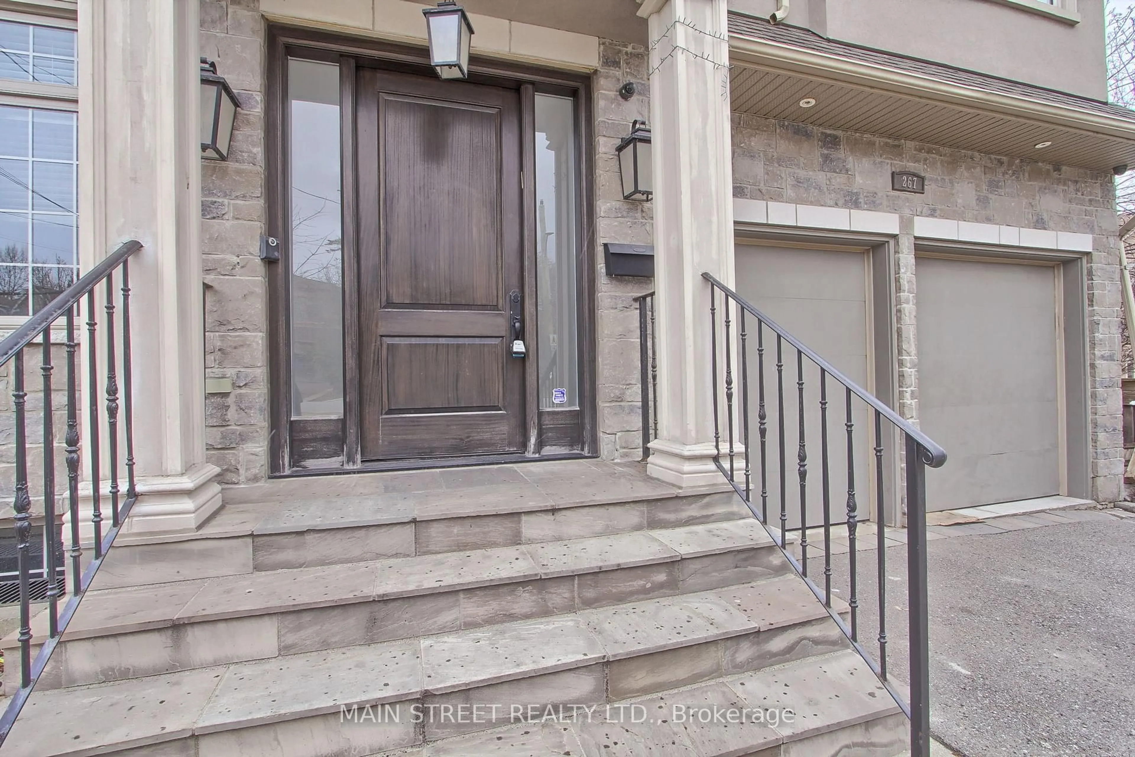 Indoor entryway for 267 King High Dr, Vaughan Ontario L4J 3N3