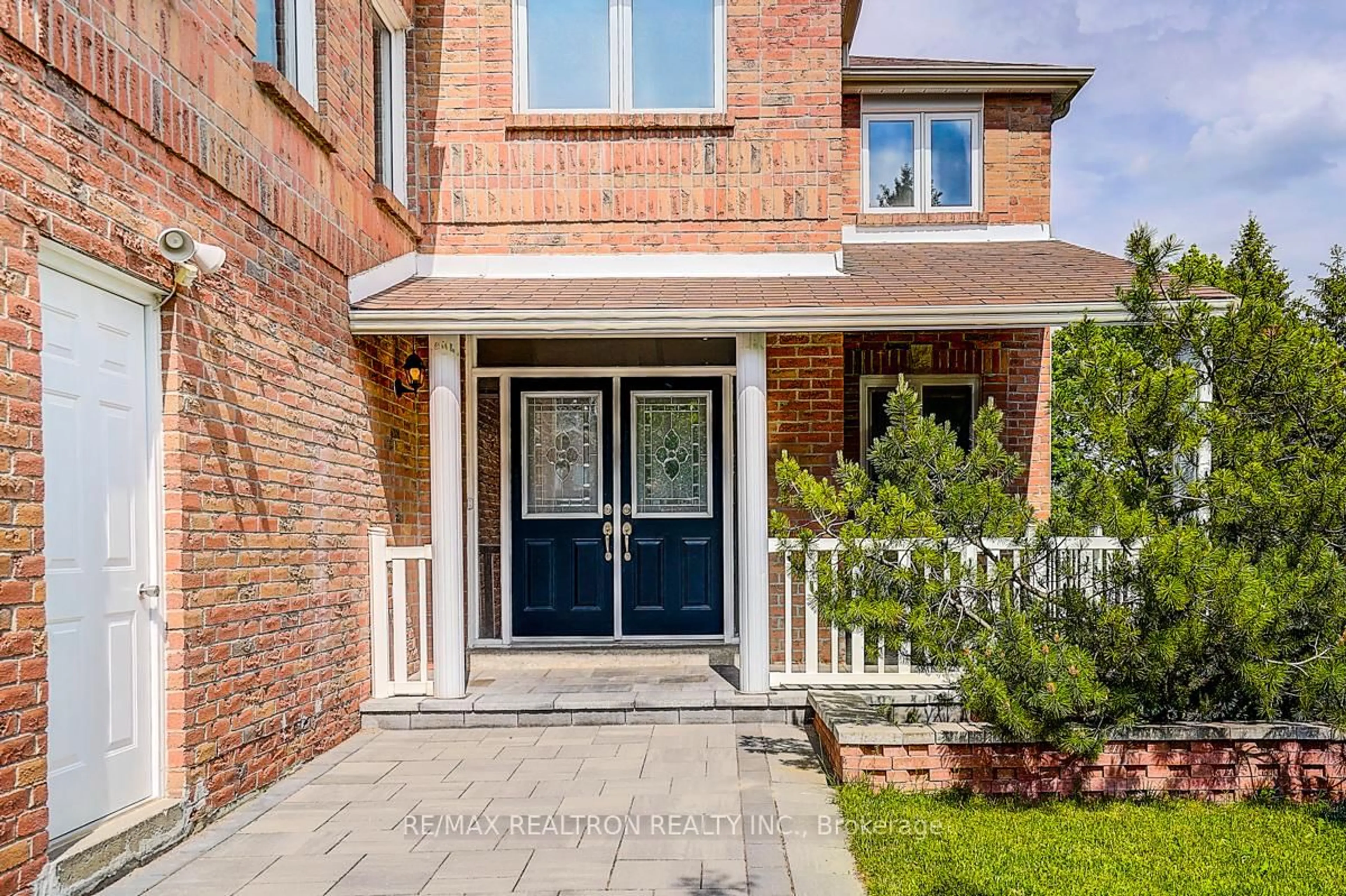 Home with brick exterior material, street for 233 Brimson Dr, Newmarket Ontario L3X 1H8
