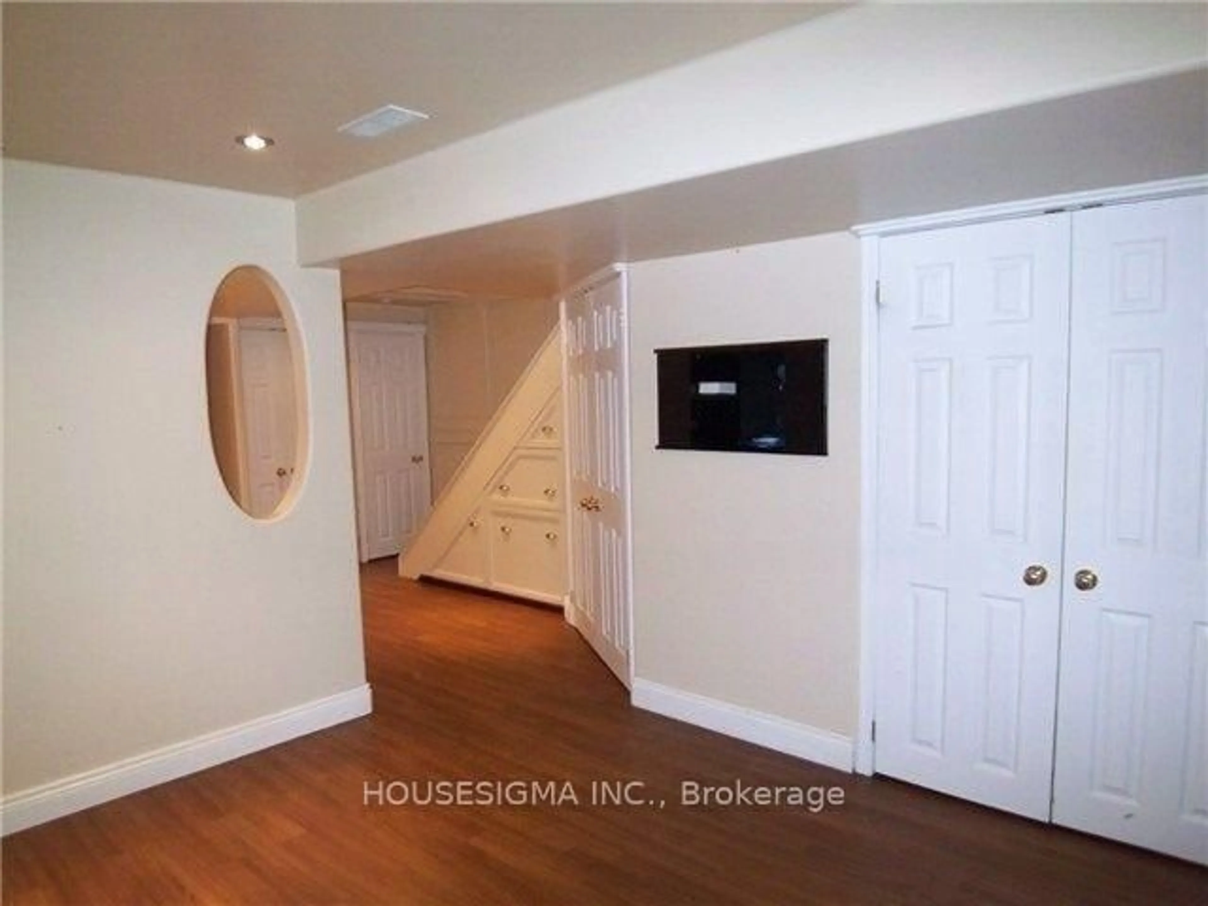Indoor entryway for 90 Miley Dr, Markham Ontario L3R 4V4