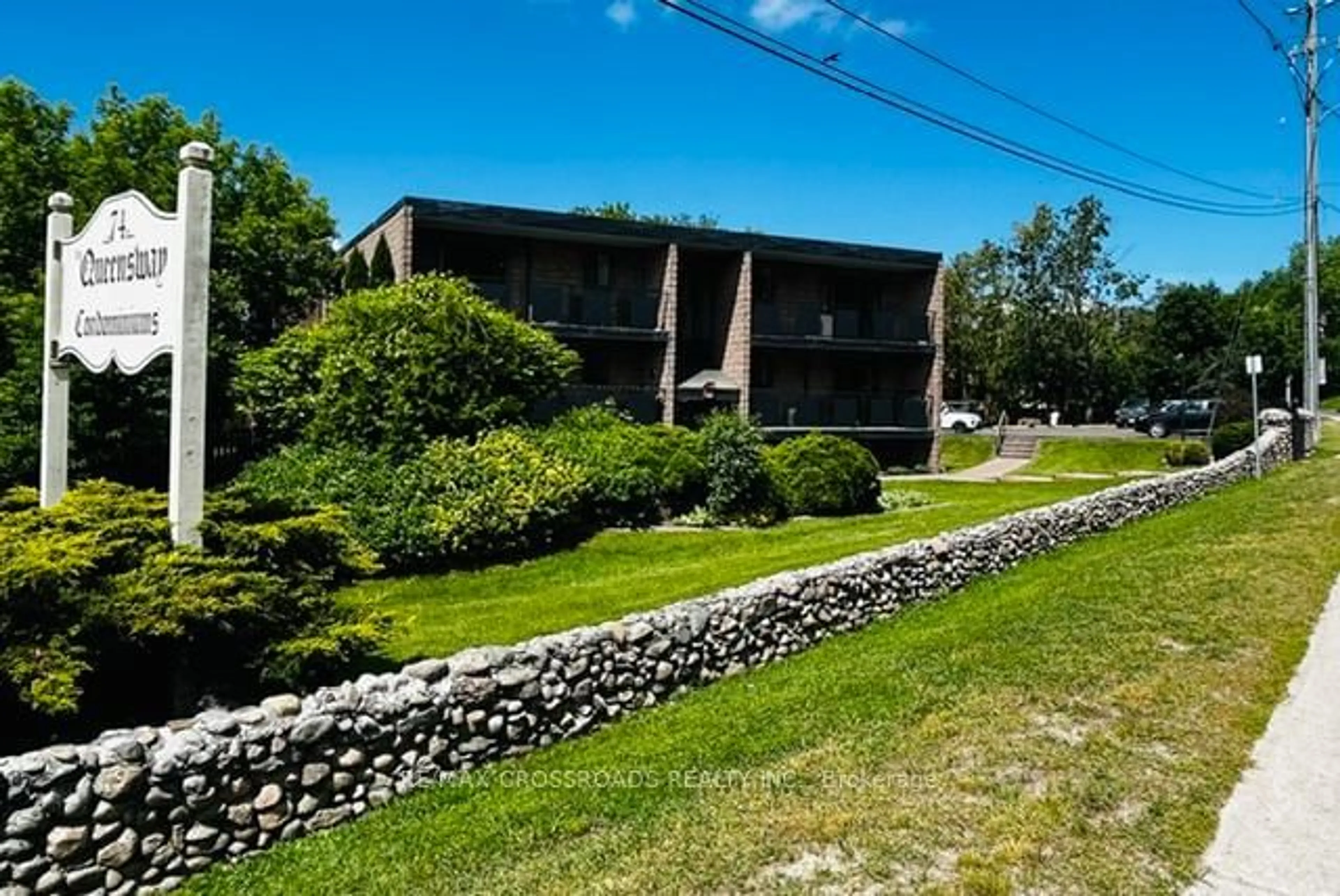 Patio, water/lake/river/ocean view for 74 The Queensway South Rd #106, Georgina Ontario L4P 1Z3