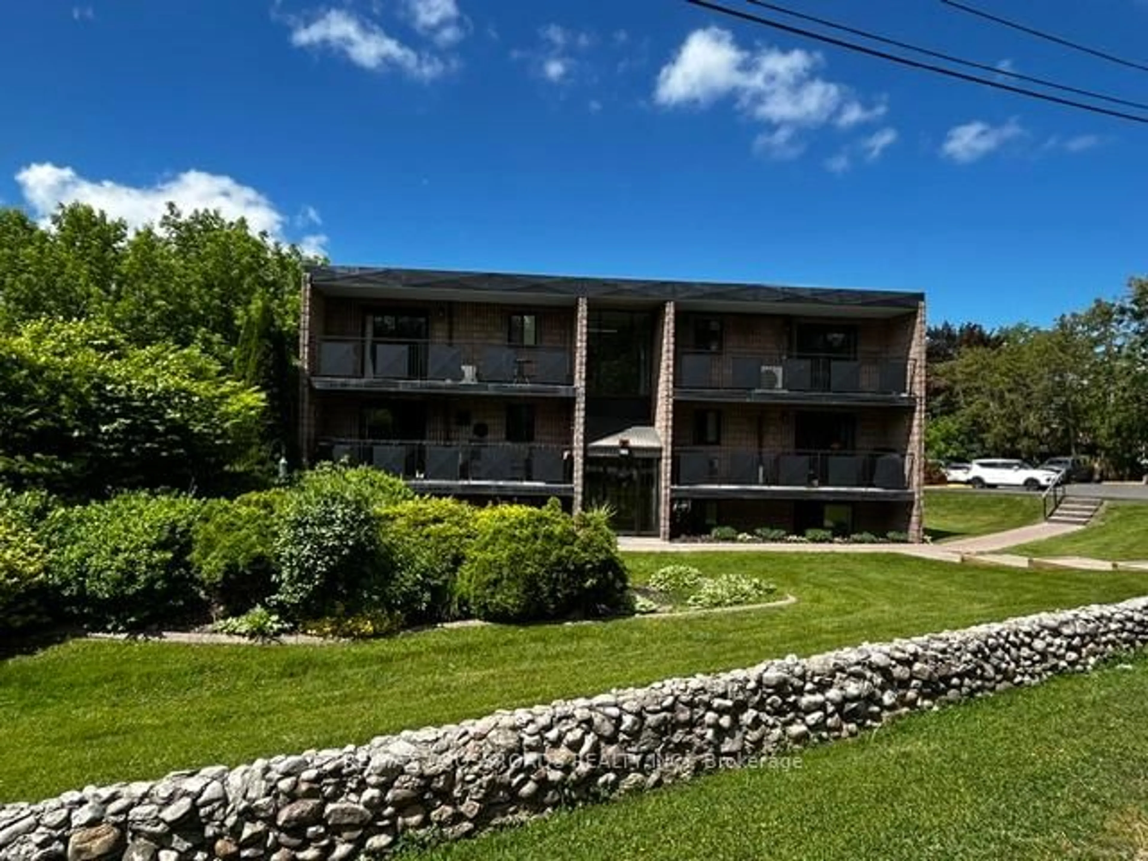 Patio, water/lake/river/ocean view for 74 The Queensway South Rd #106, Georgina Ontario L4P 1Z3
