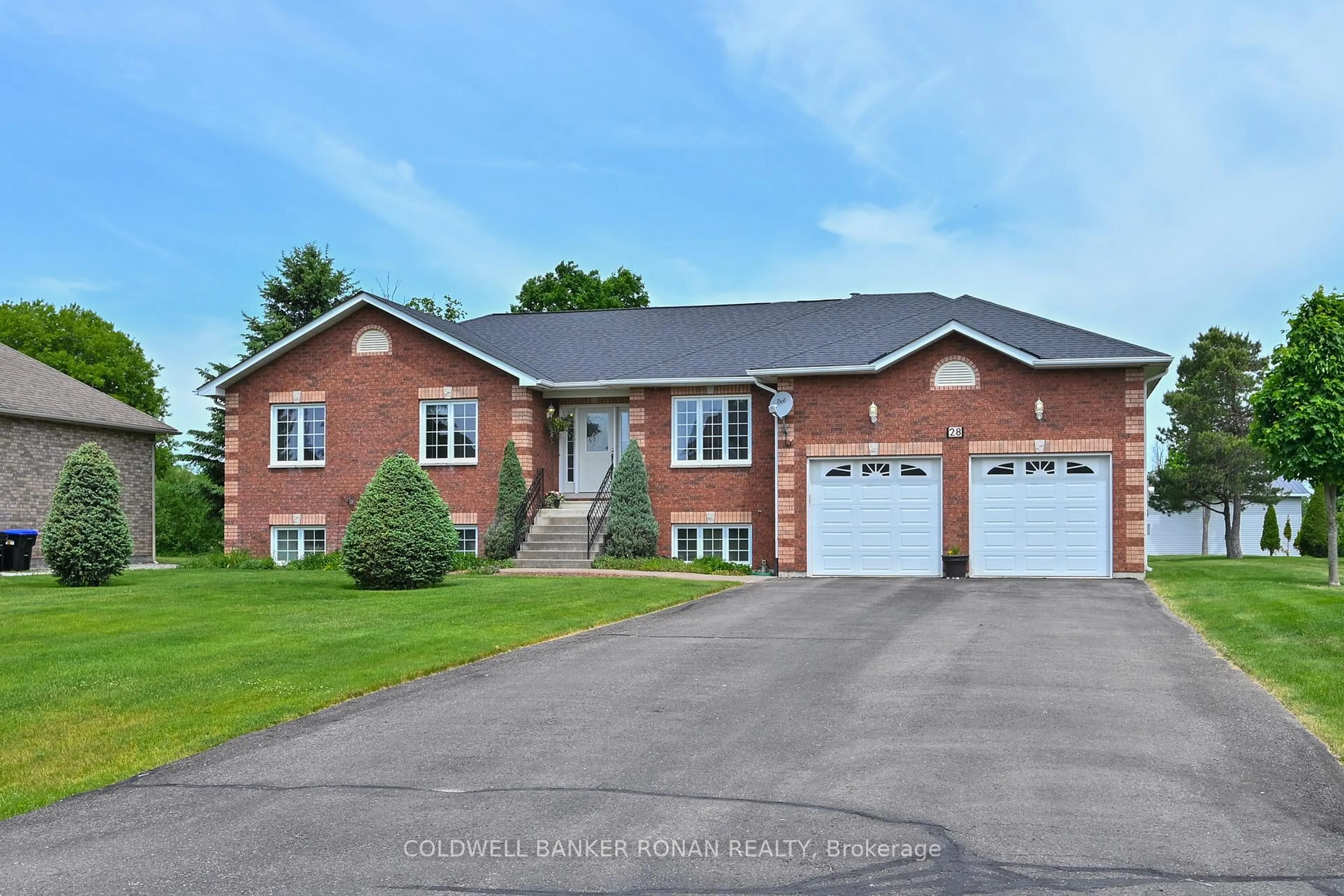 Home with brick exterior material, street for 28 Fisher Dr, Adjala-Tosorontio Ontario L0M 1J0
