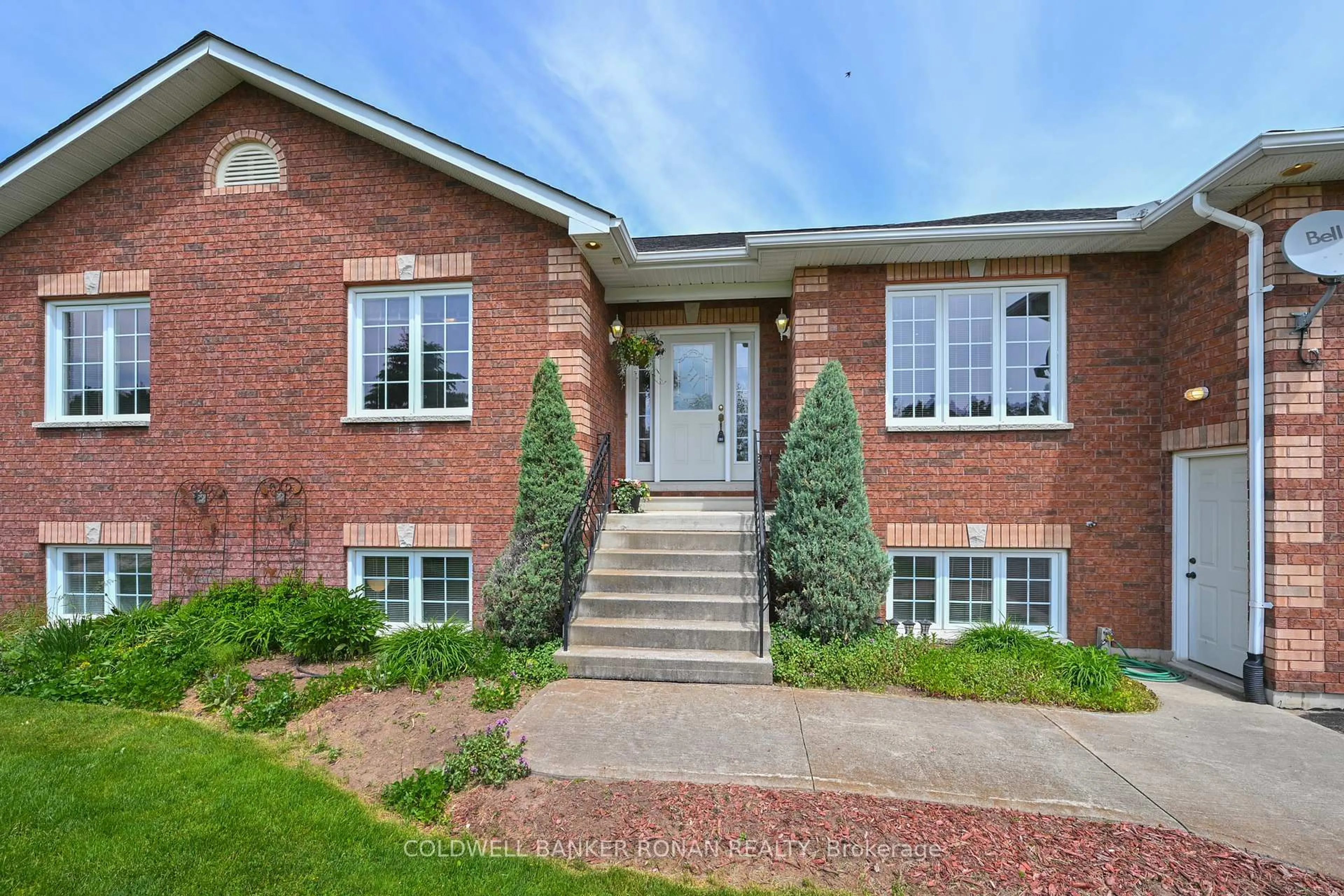 Home with brick exterior material, street for 28 Fisher Dr, Adjala-Tosorontio Ontario L0M 1J0