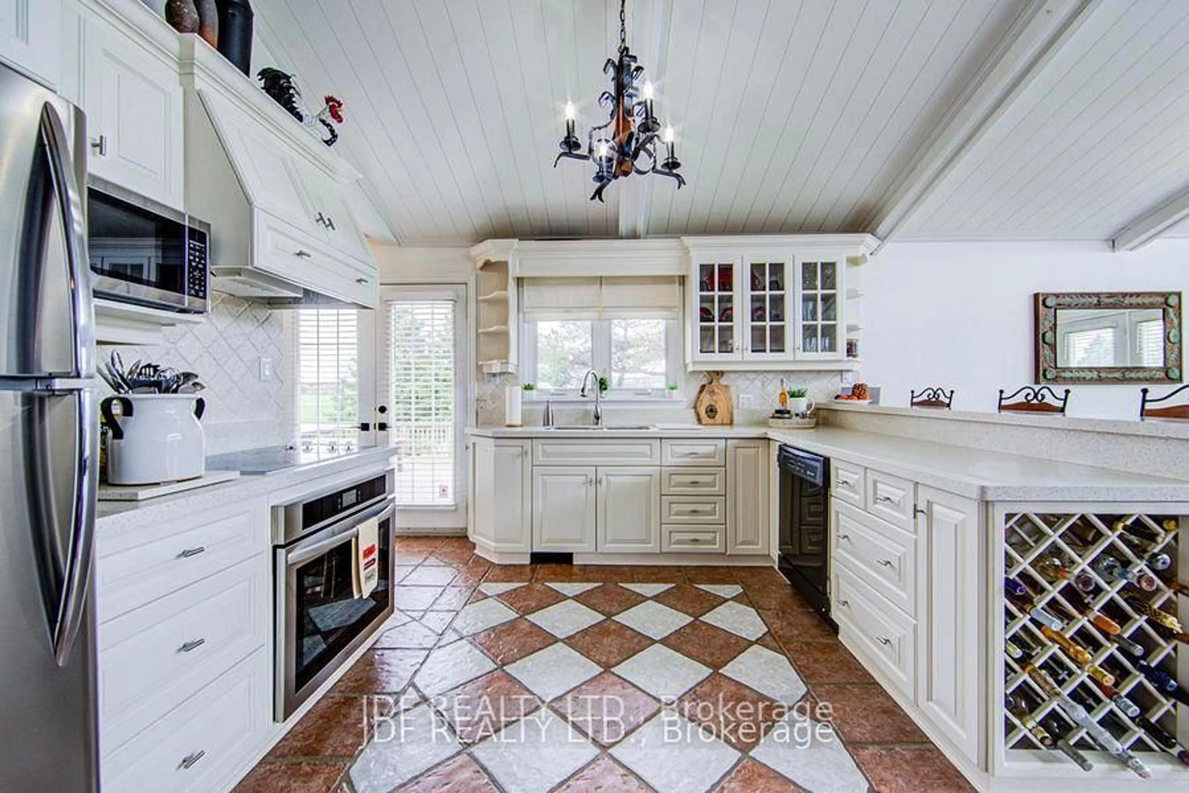 Open concept kitchen, ceramic/tile floor for 2544 Tottenham Rd, New Tecumseth Ontario L0G 1A0