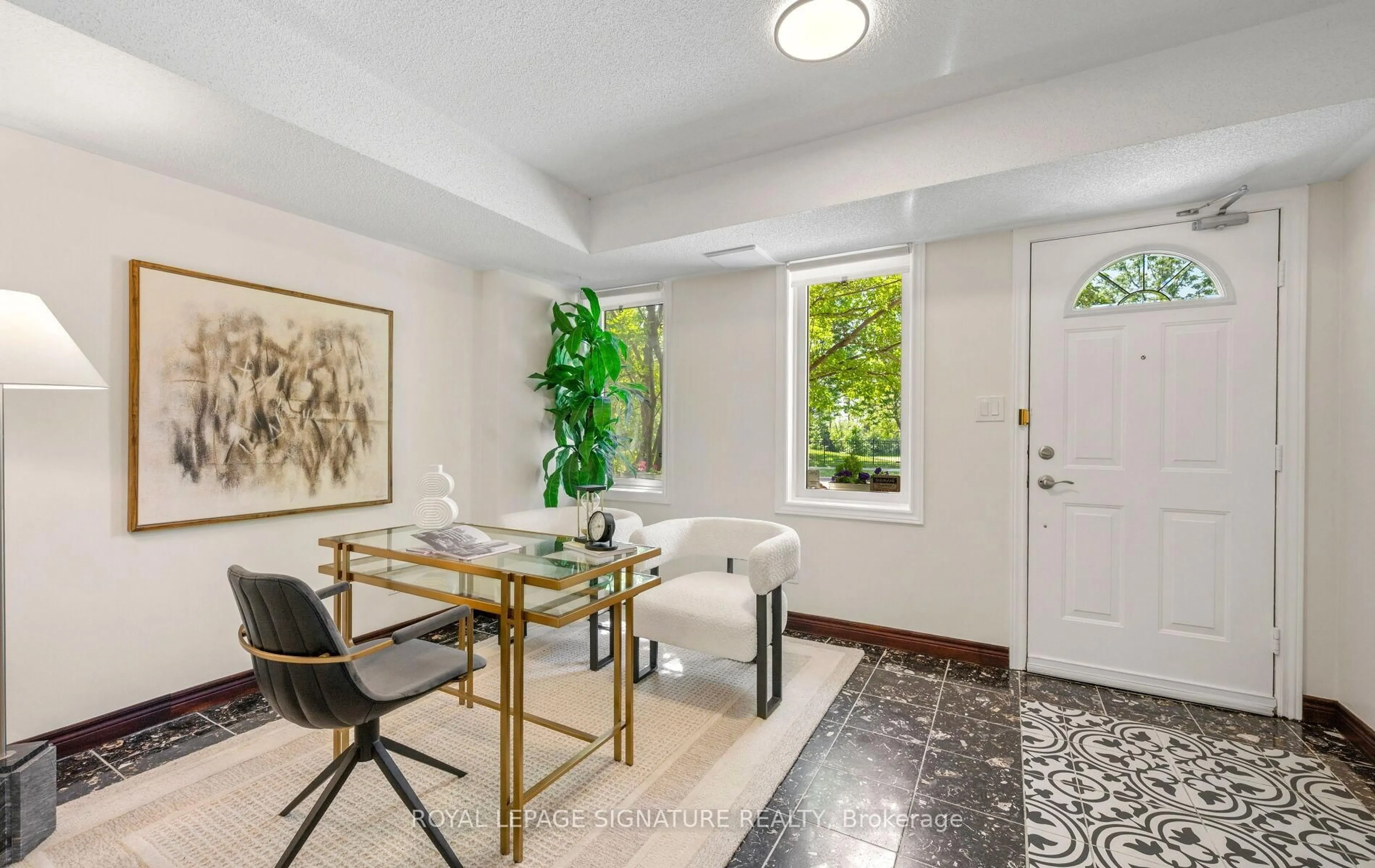 Unknown for 370 South Park Rd, Markham Ontario L3T 7W1