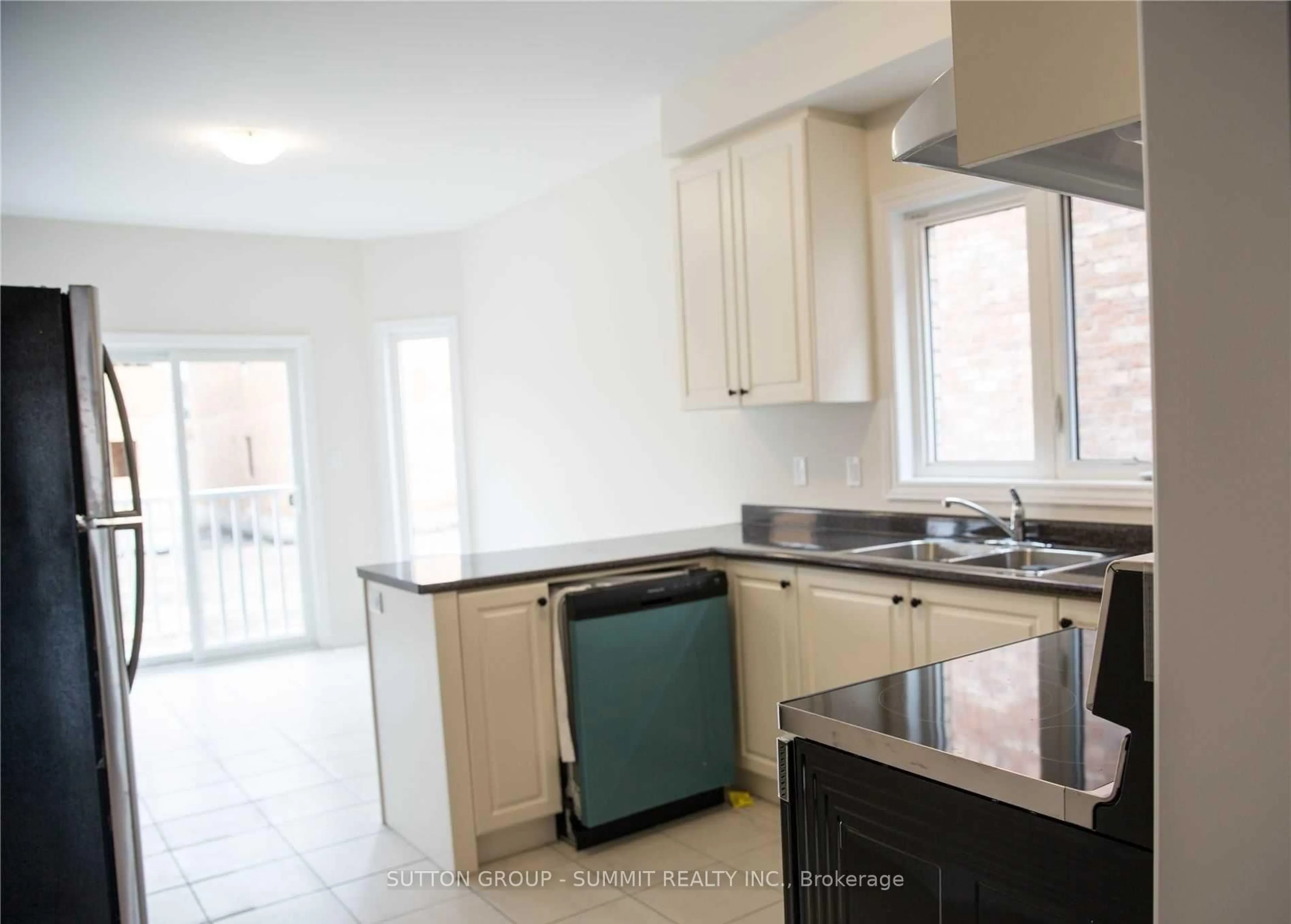 Standard kitchen, unknown for 19 Jardine St, Brock Ontario L0K 1A0