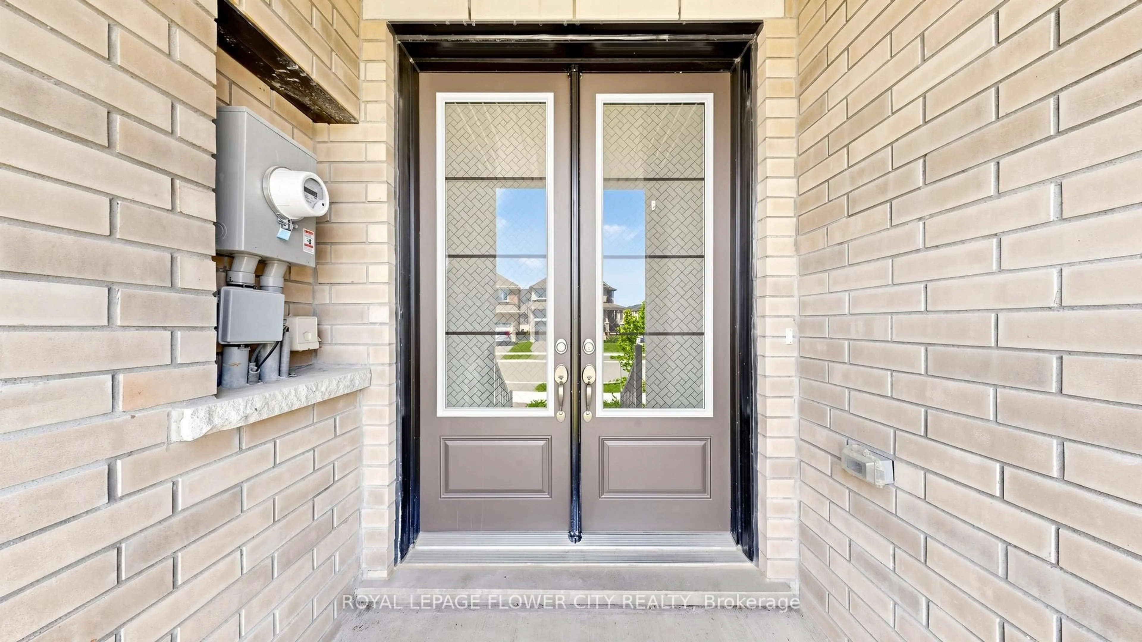 Indoor entryway for 24 Mayapple St, Adjala-Tosorontio Ontario L0G 1W0