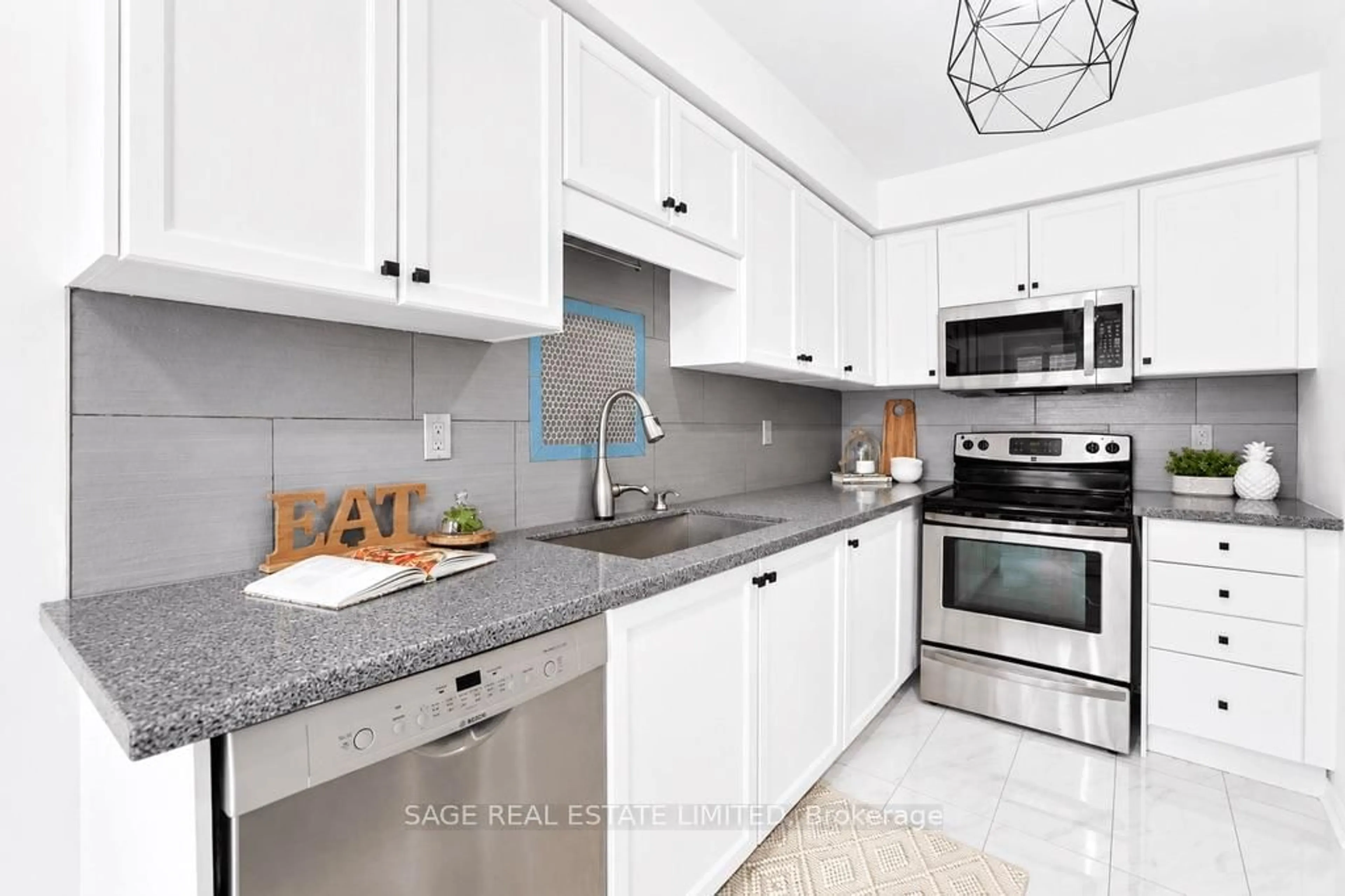 Unknown for 153 Rideau Dr, Richmond Hill Ontario L4B 4J1