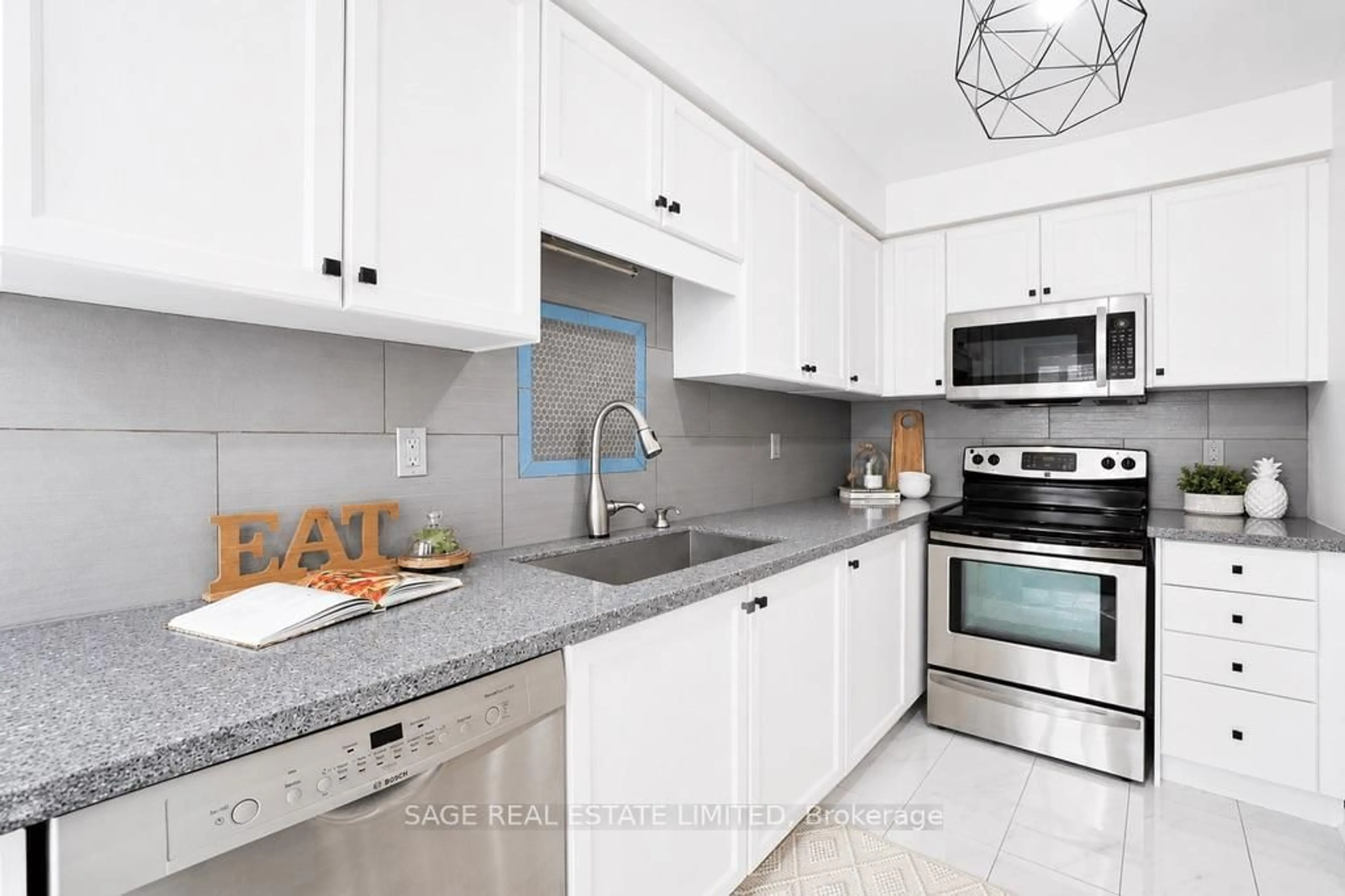 Unknown for 153 Rideau Dr, Richmond Hill Ontario L4B 4J1