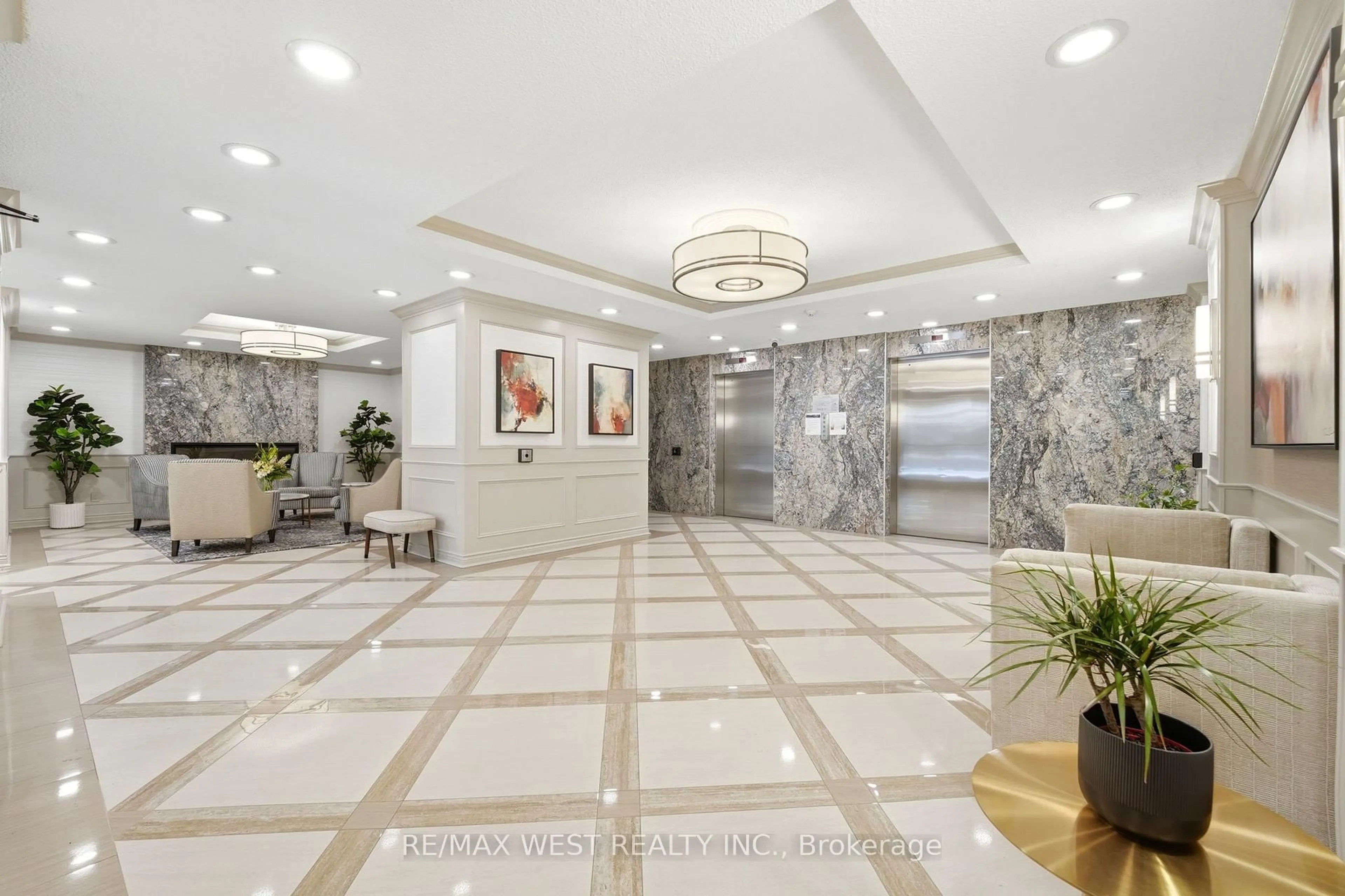 Lobby for 40 Baif Blvd #311, Richmond Hill Ontario L4C 5M9