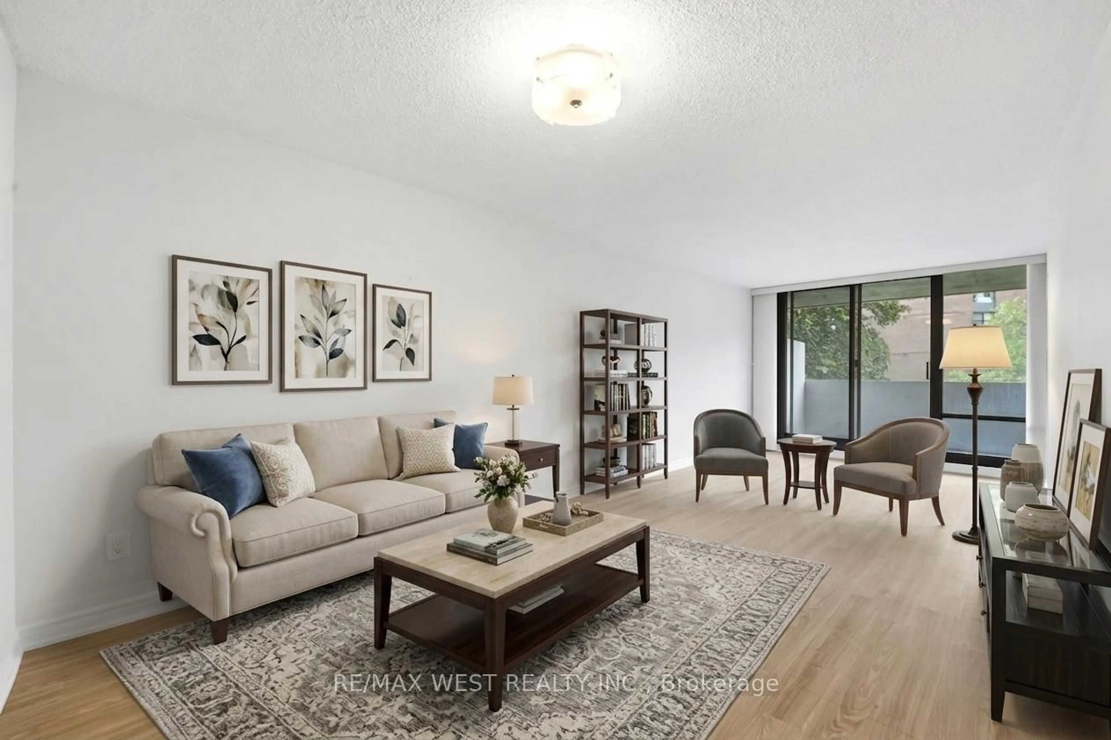 Living room with furniture, unknown for 40 Baif Blvd #311, Richmond Hill Ontario L4C 5M9