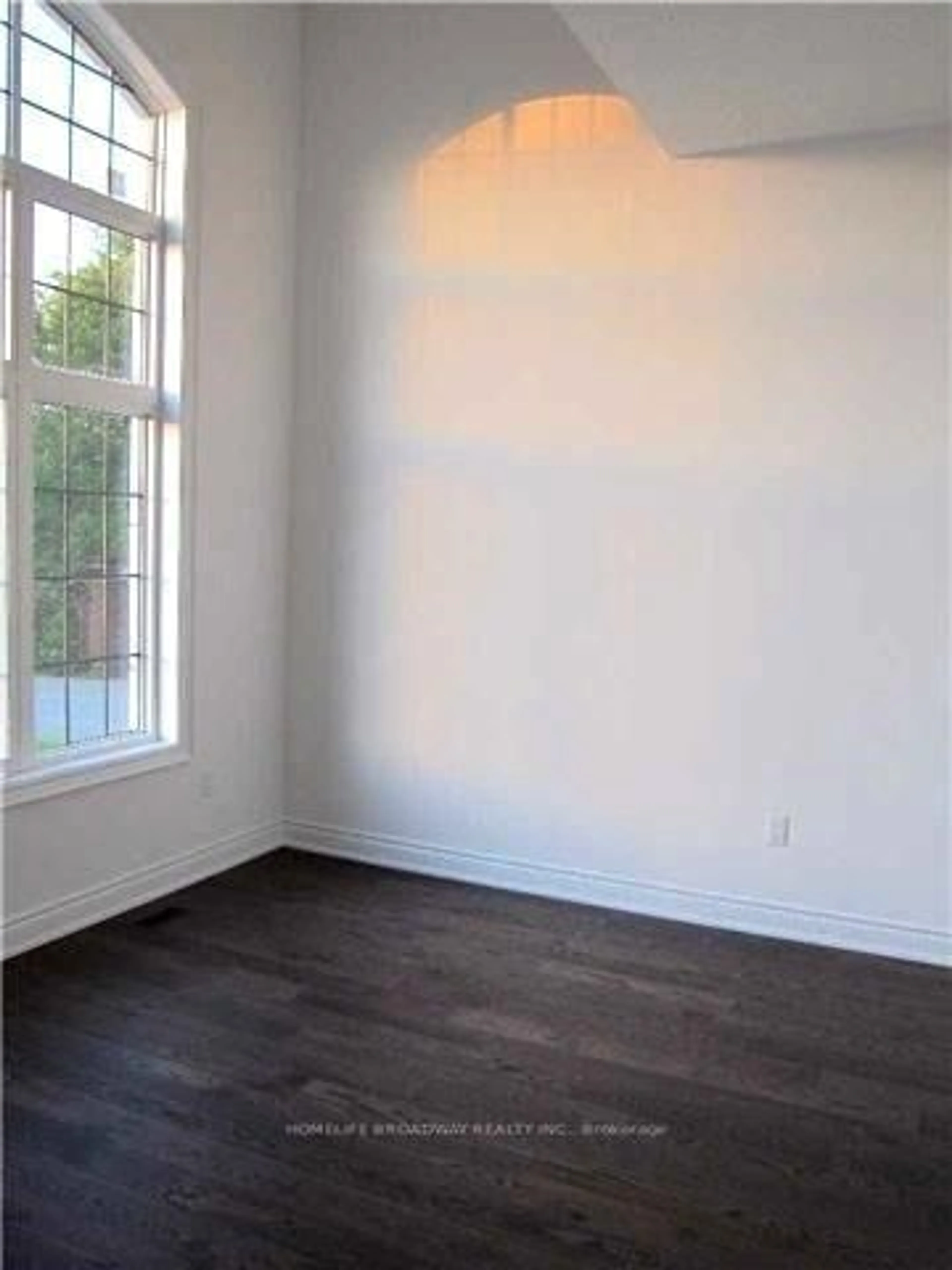 A pic of a room for 525 Elgin Mills Rd, Richmond Hill Ontario L4C 4M3