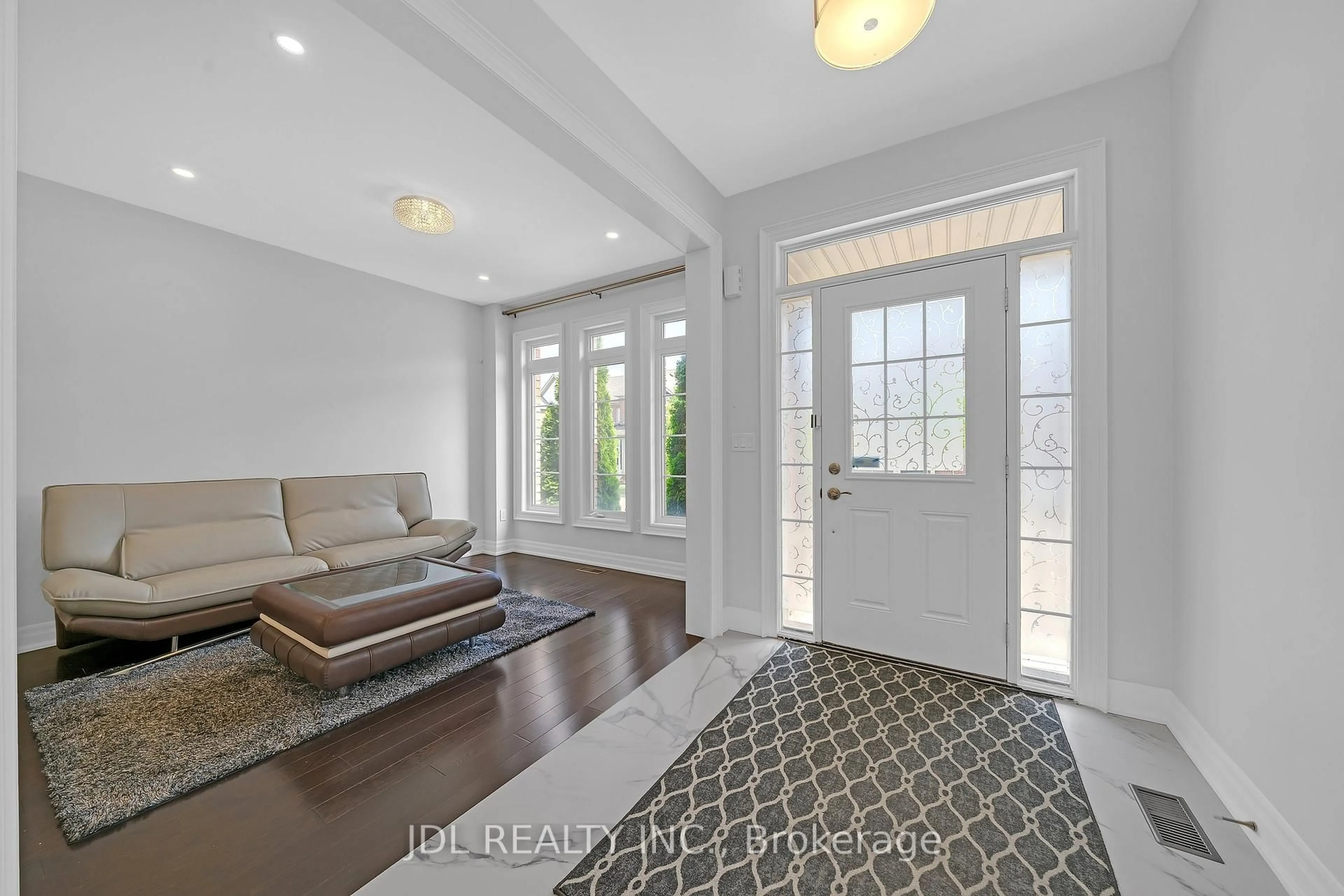 Indoor entryway for 20 Thimbleweed St, Markham Ontario L6E 0P2