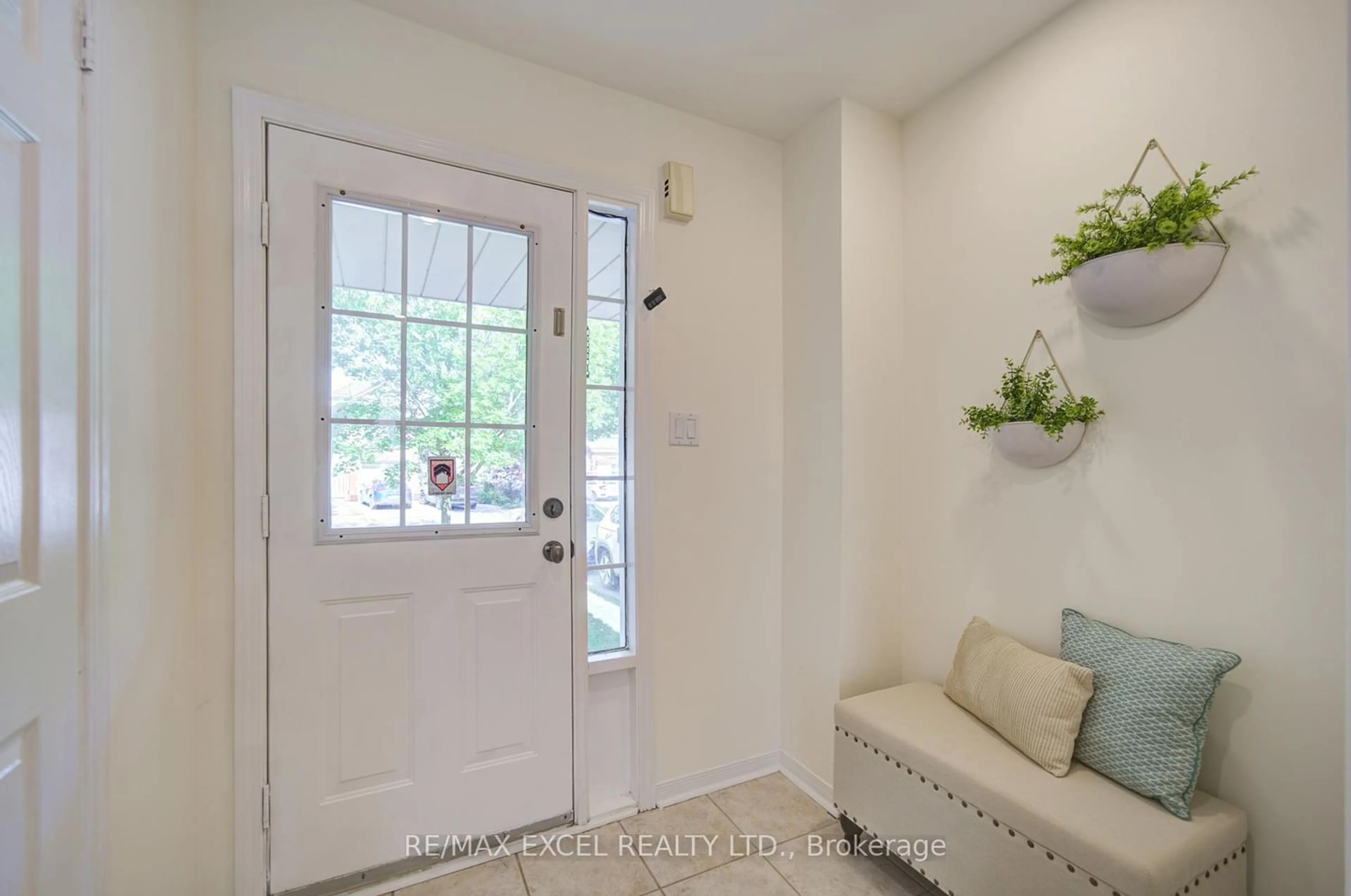 Indoor entryway for 22 Horstman St, Markham Ontario L3S 4G7