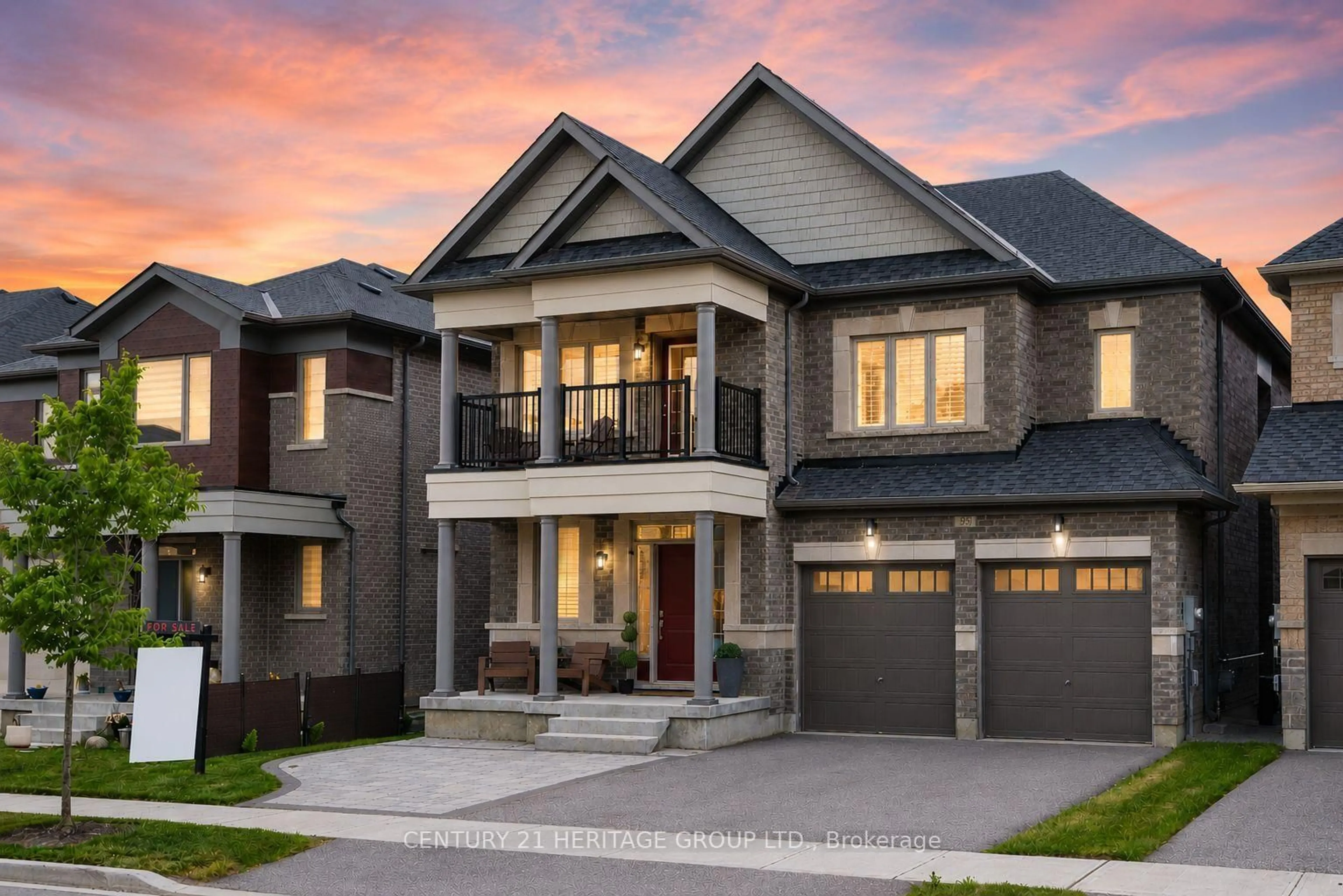 Home with brick exterior material, street for 22 Marlene Johnston Dr, East Gwillimbury Ontario L9N 0W7