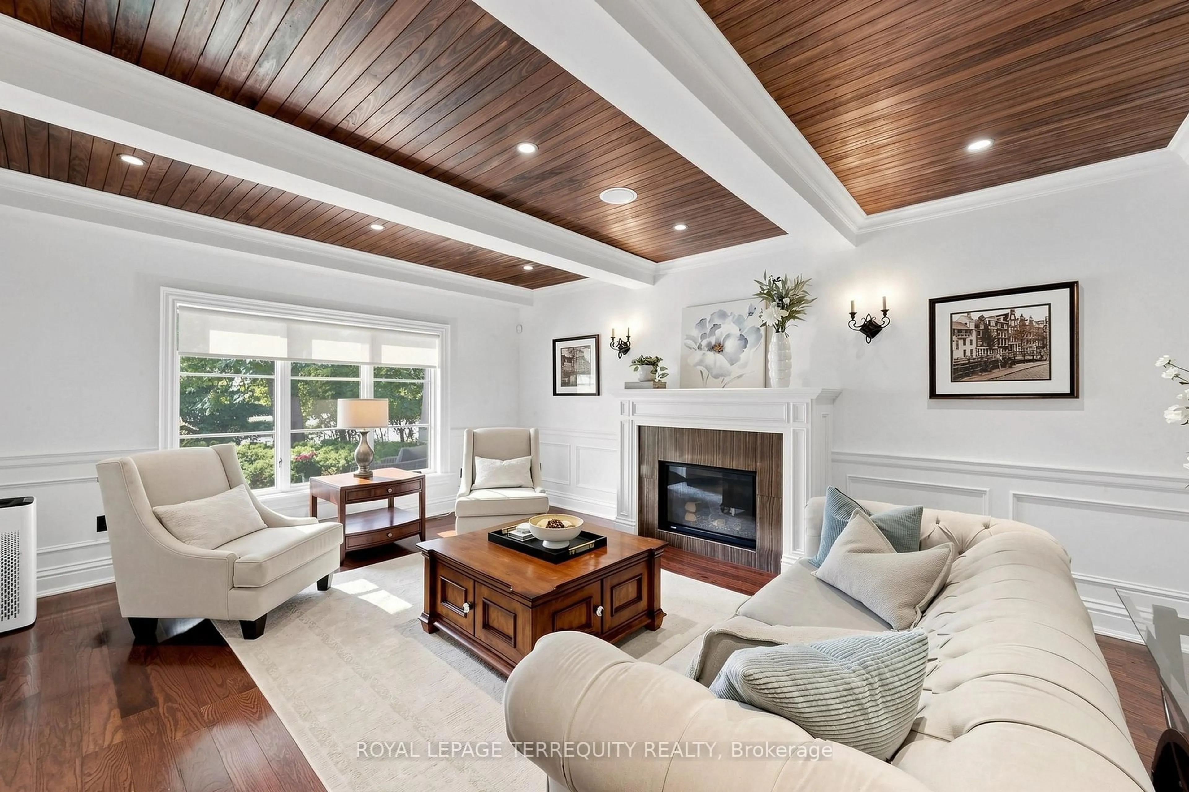 Living room with furniture, wood/laminate floor for 17 Jeremy Dr, Markham Ontario L3R 2K7