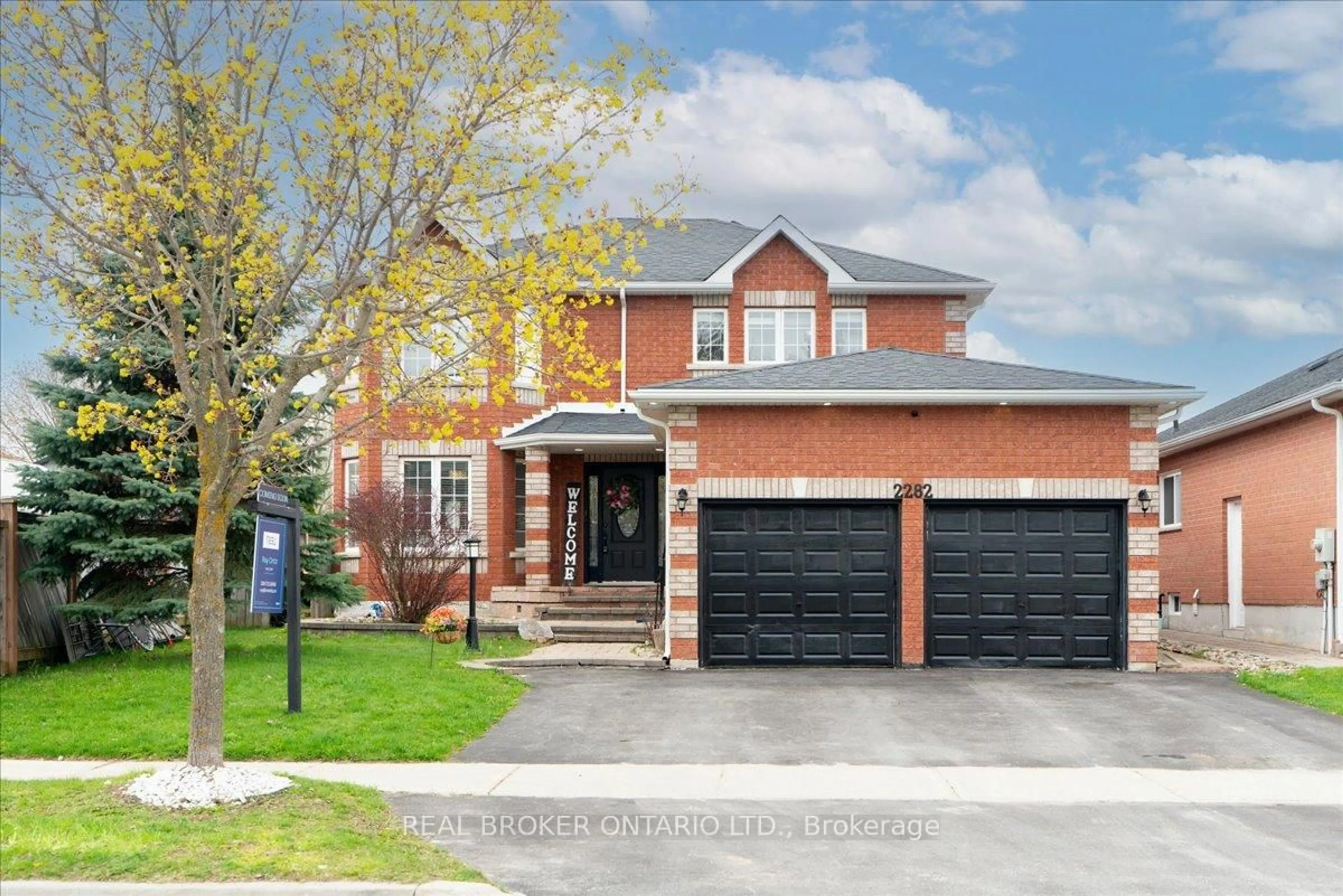 Home with brick exterior material, street for 2282 Jack Cres, Innisfil Ontario L9S 2C8