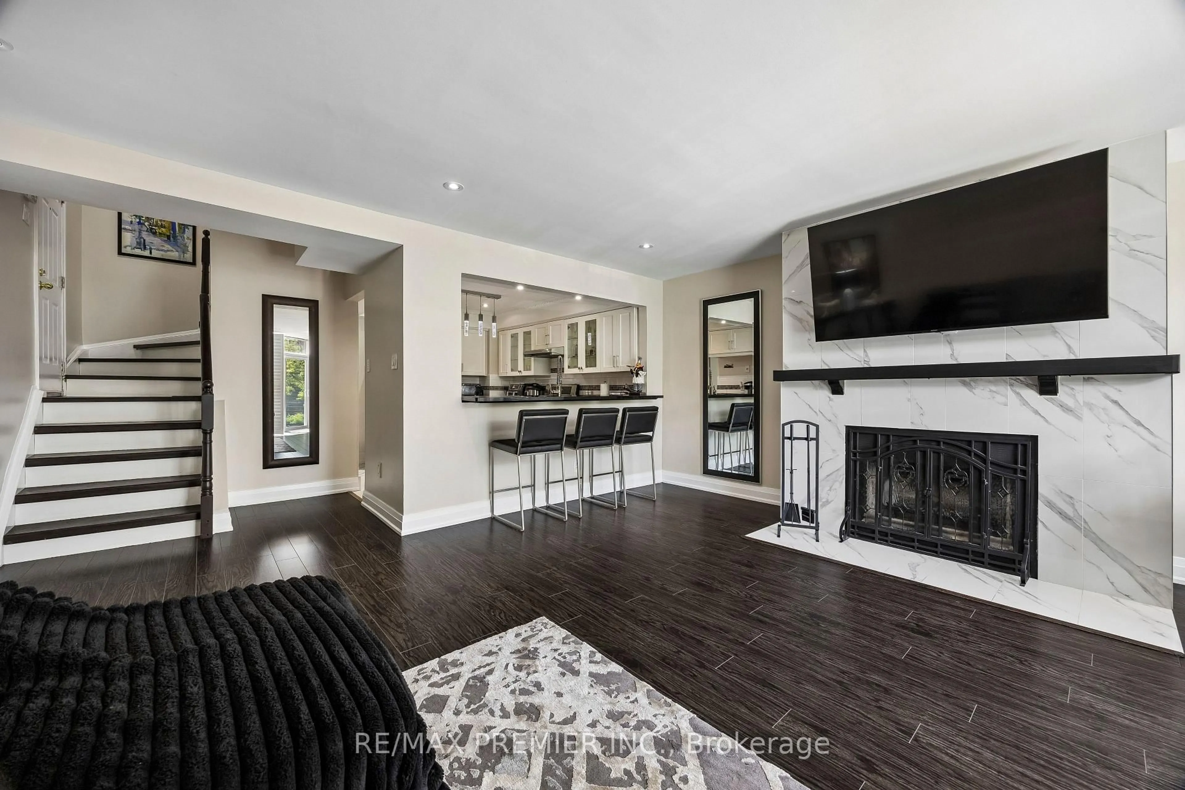 Open concept kitchen, unknown for 100 Arbors Lane #8, Vaughan Ontario L4L 7G4