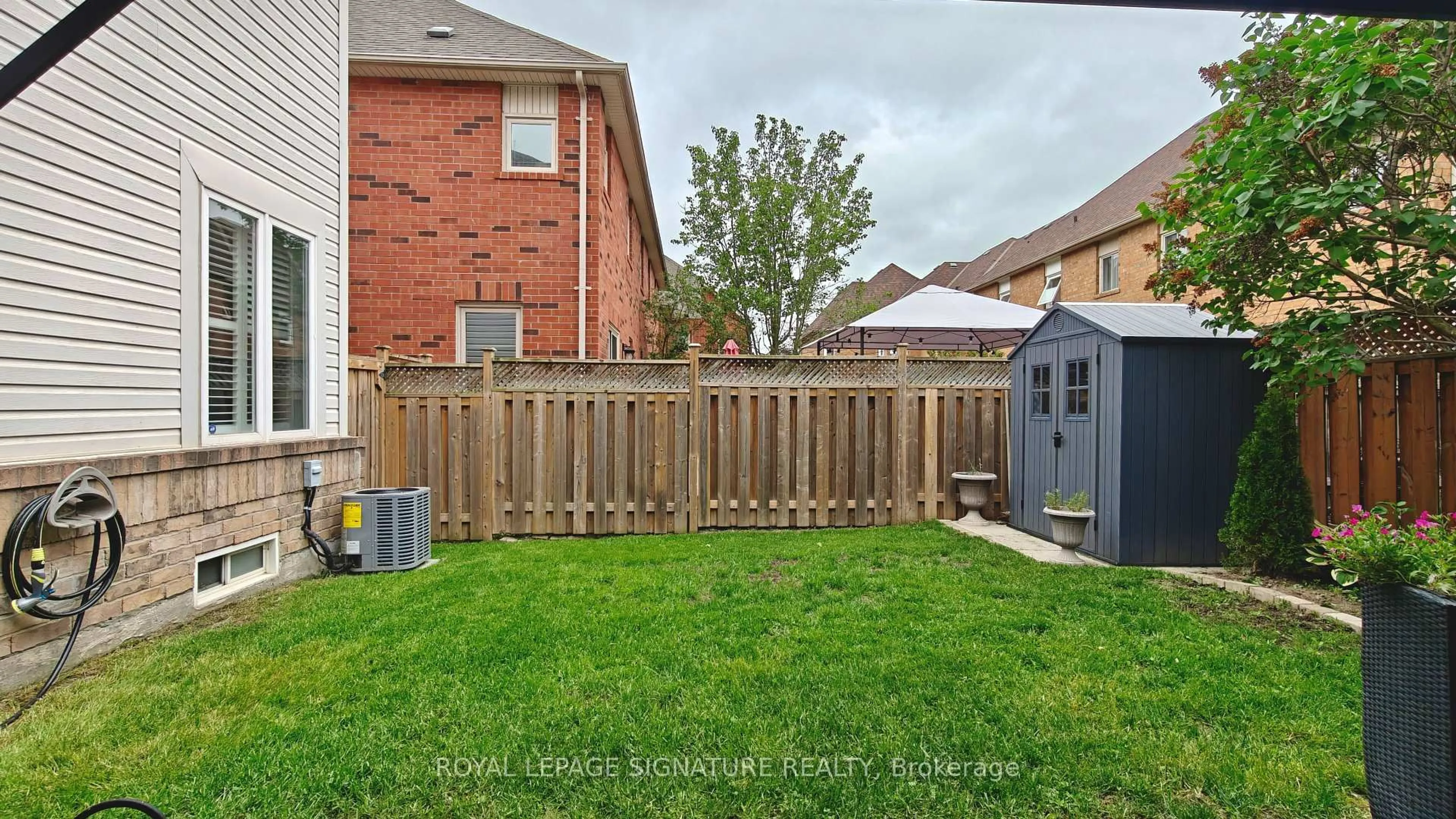 Patio, street for 14 Ostick St, Aurora Ontario L4G 7G2
