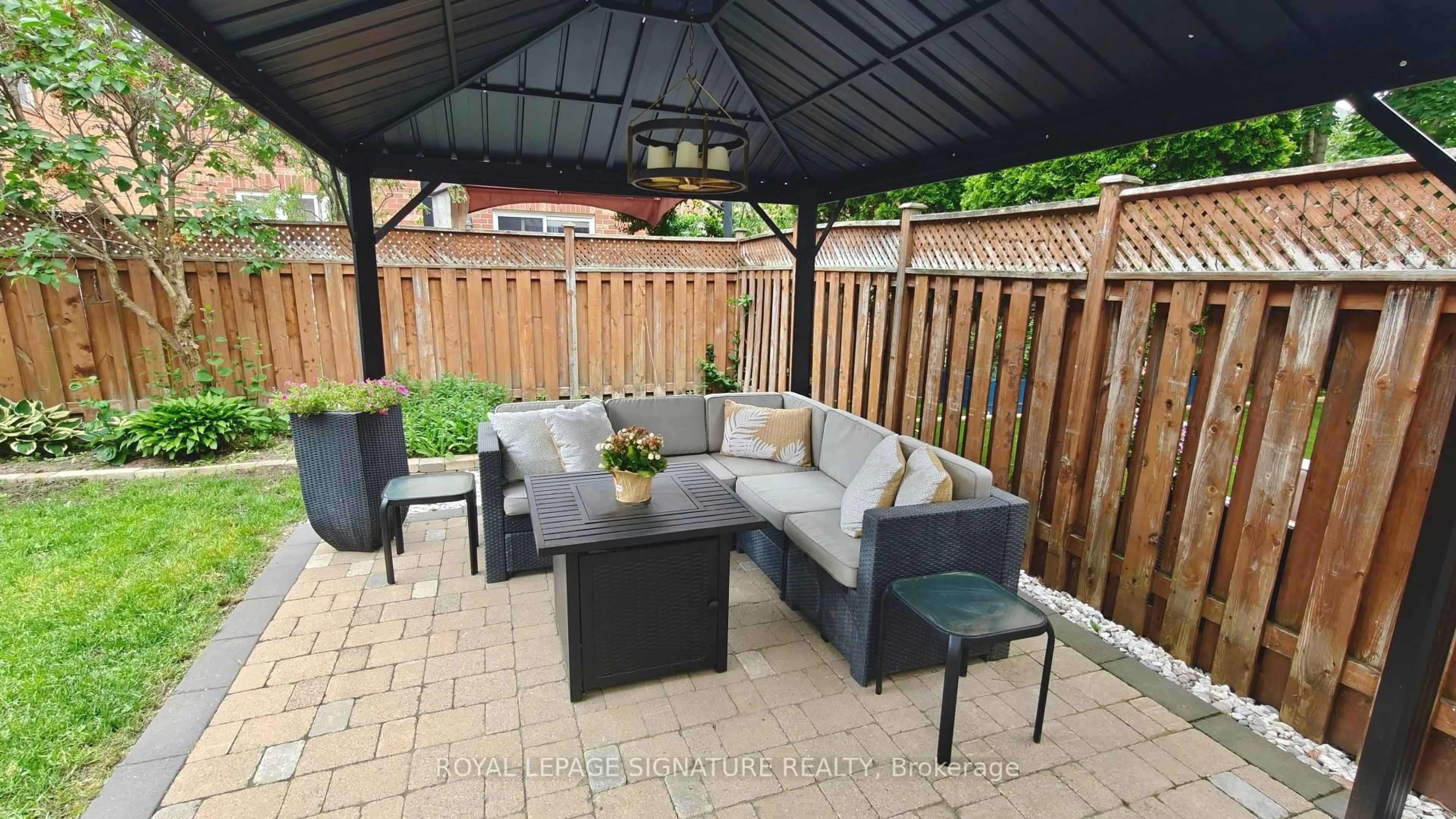 Patio, street for 14 Ostick St, Aurora Ontario L4G 7G2