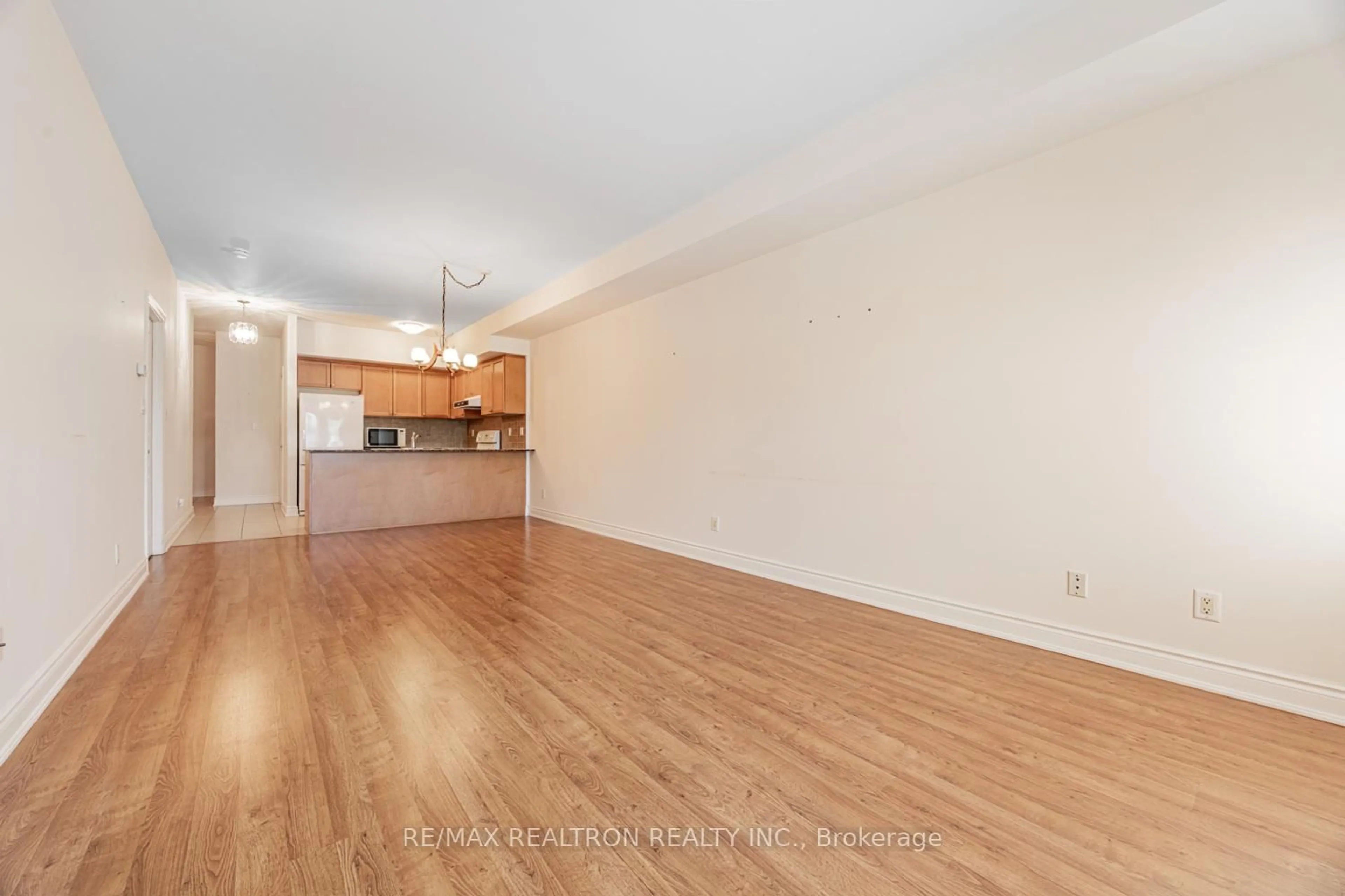 A pic of a room for 9901 Keele St #207, Vaughan Ontario L6A 0A1