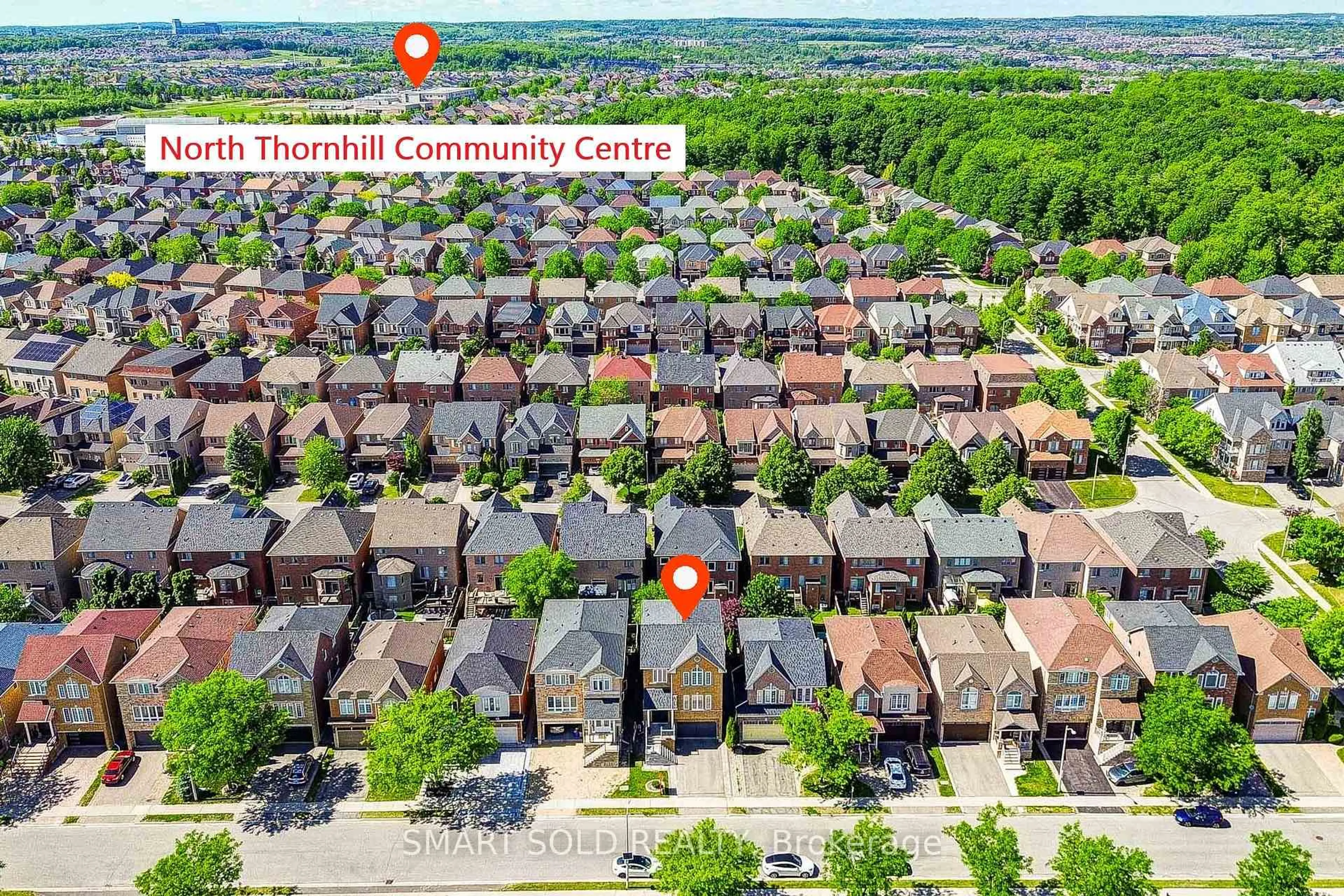 A pic from outside/outdoor area/front of a property/back of a property/a pic from drone, street for 122 Mistysugar Tr, Vaughan Ontario L4J 8T6