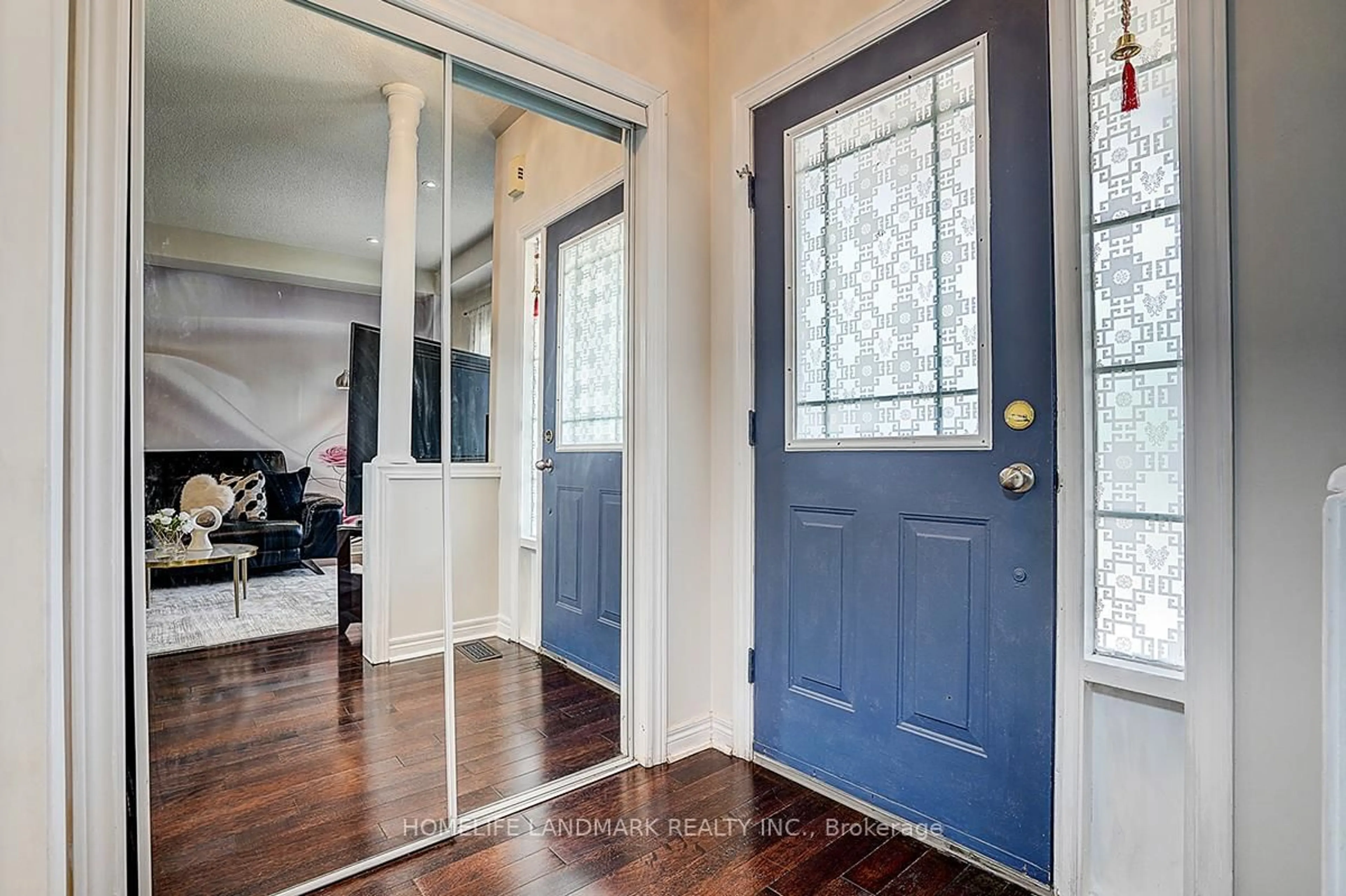 Indoor entryway for 54 Forestwood St, Richmond Hill Ontario L4S 2K3