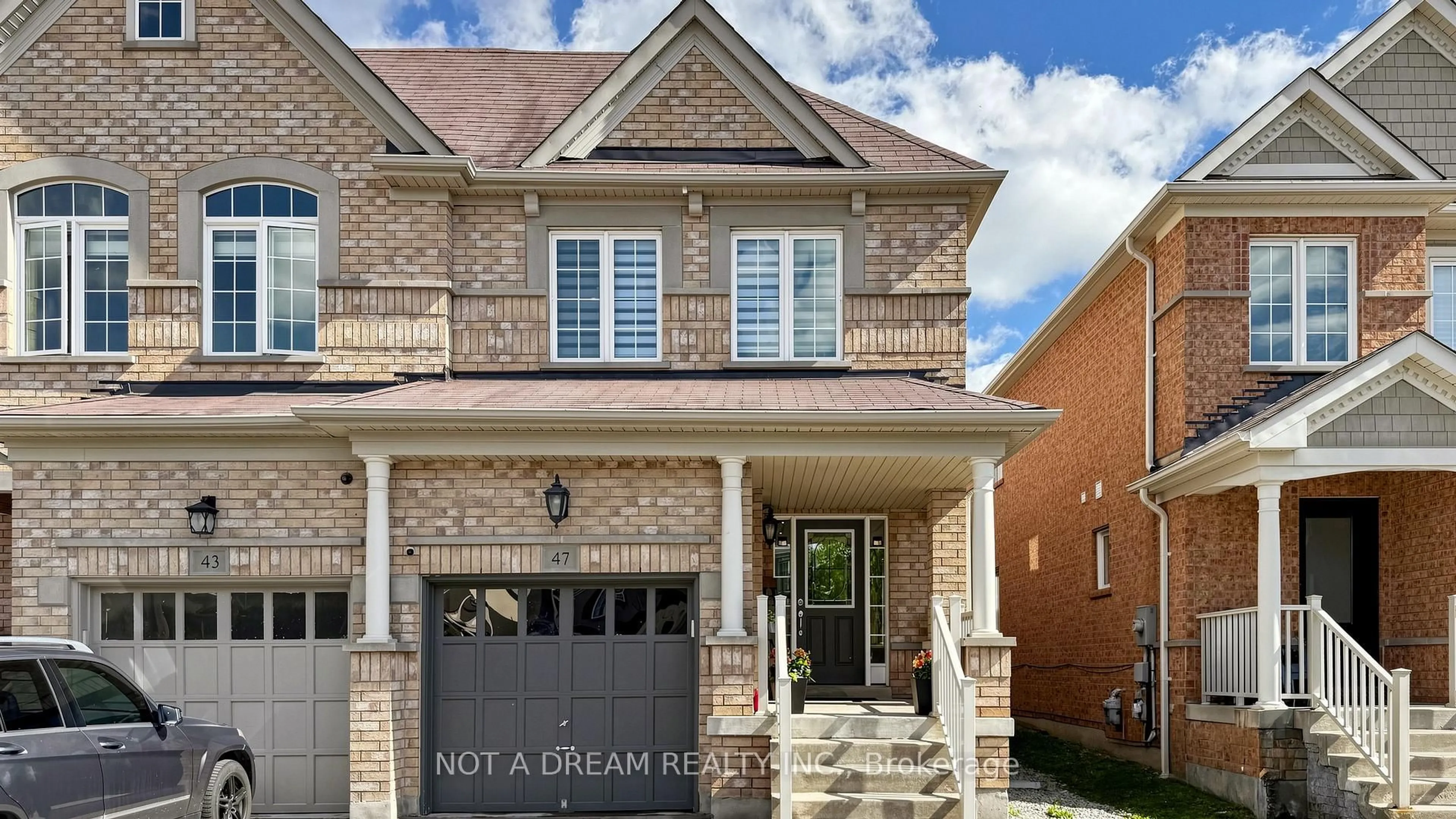 Home with brick exterior material, street for 47 Acorn Lane, Bradford West Gwillimbury Ontario L3Z 0H5