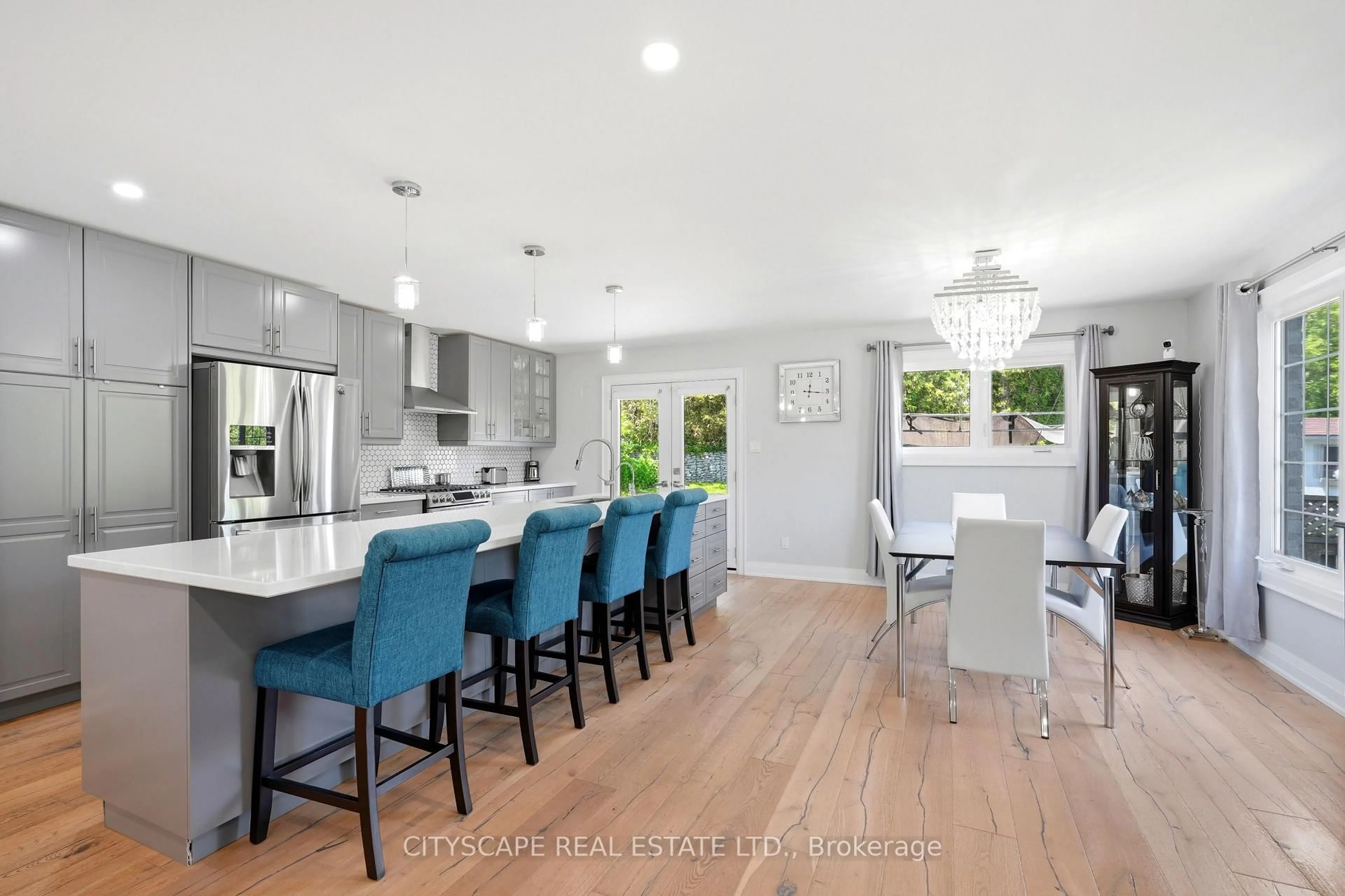 Open concept kitchen, unknown for 44 Stonehill Blvd, East Gwillimbury Ontario L9N 1E3