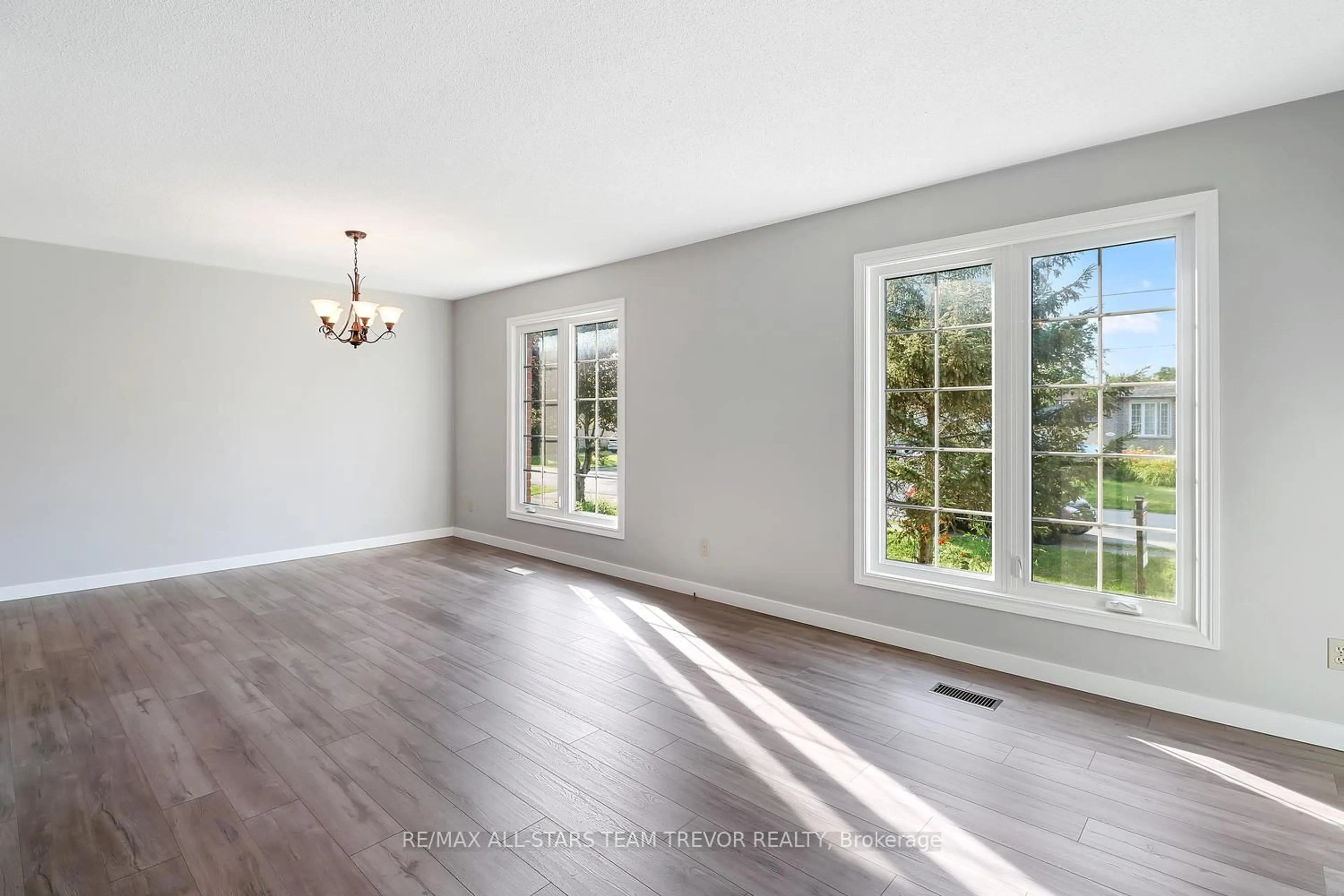 A pic of a room for 161 Silas Blvd, Georgina Ontario L4P 2K2