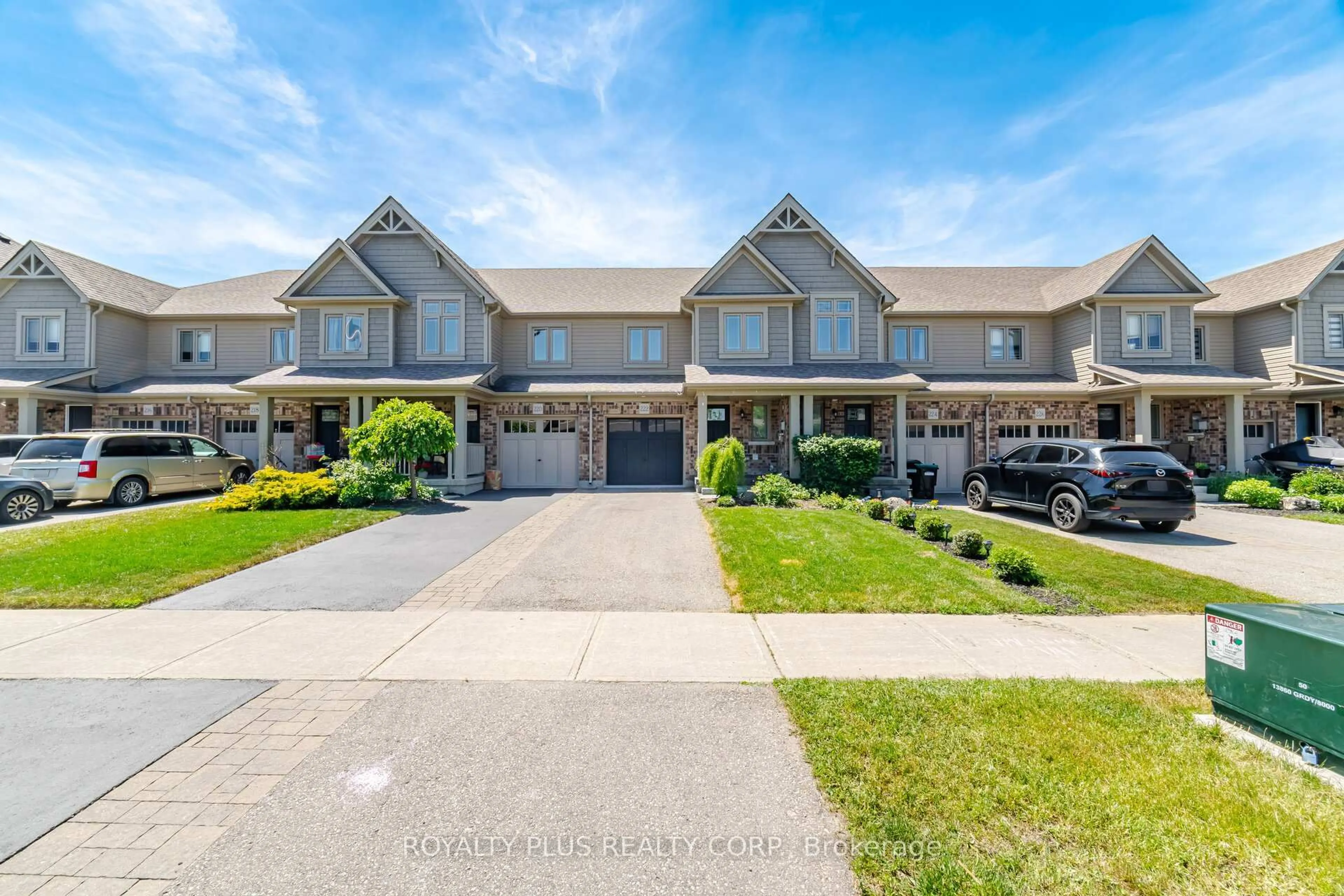 A pic from outside/outdoor area/front of a property/back of a property/a pic from drone, street for 222 Hutchinson Dr, New Tecumseth Ontario L9R 0P9