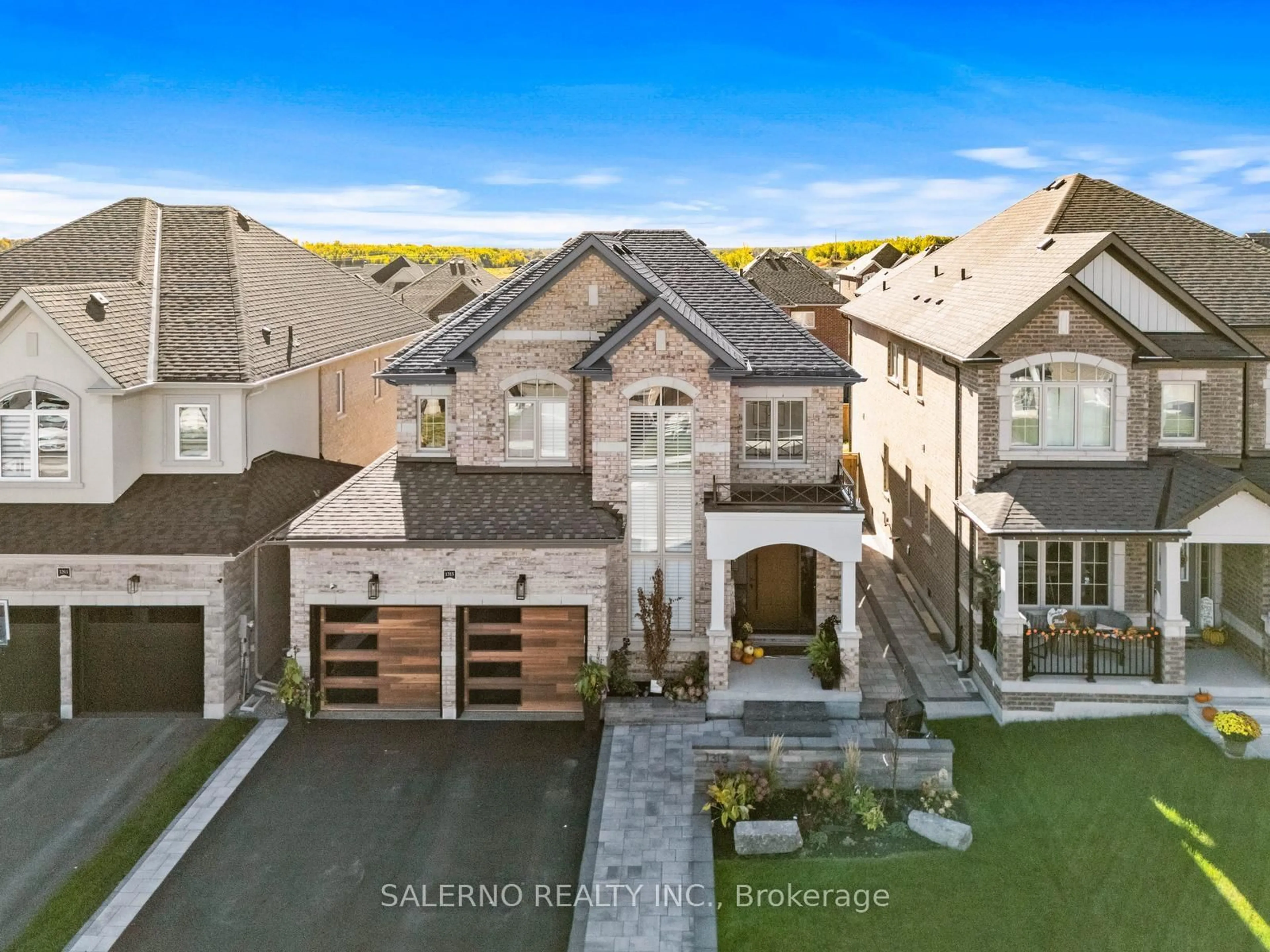 A pic from outside/outdoor area/front of a property/back of a property/a pic from drone, street for 1315 Stevens Rd, Innisfil Ontario L9S 4W1