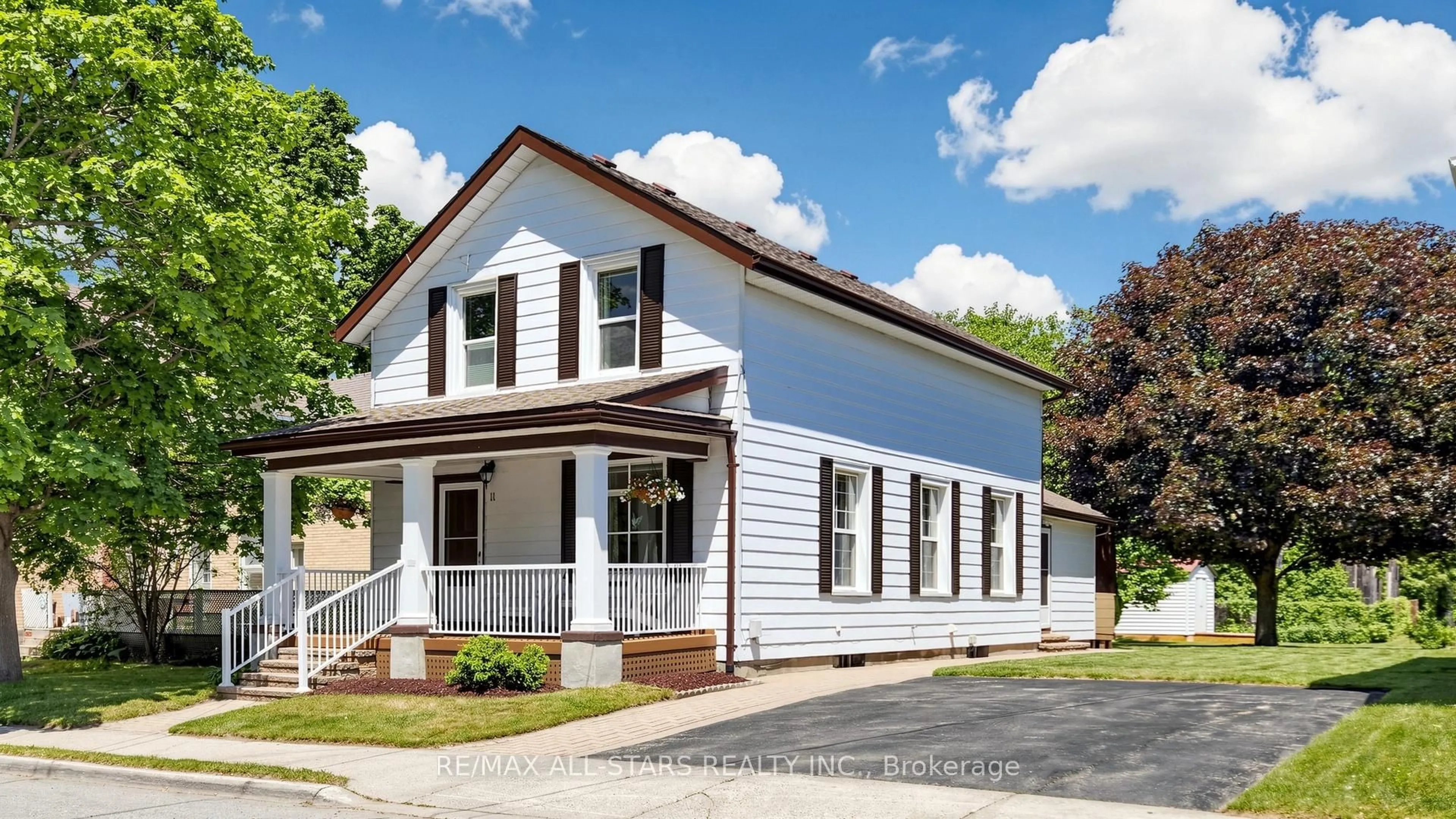 Home with vinyl exterior material, street for 11 Marietta St, Uxbridge Ontario L9P 1K7