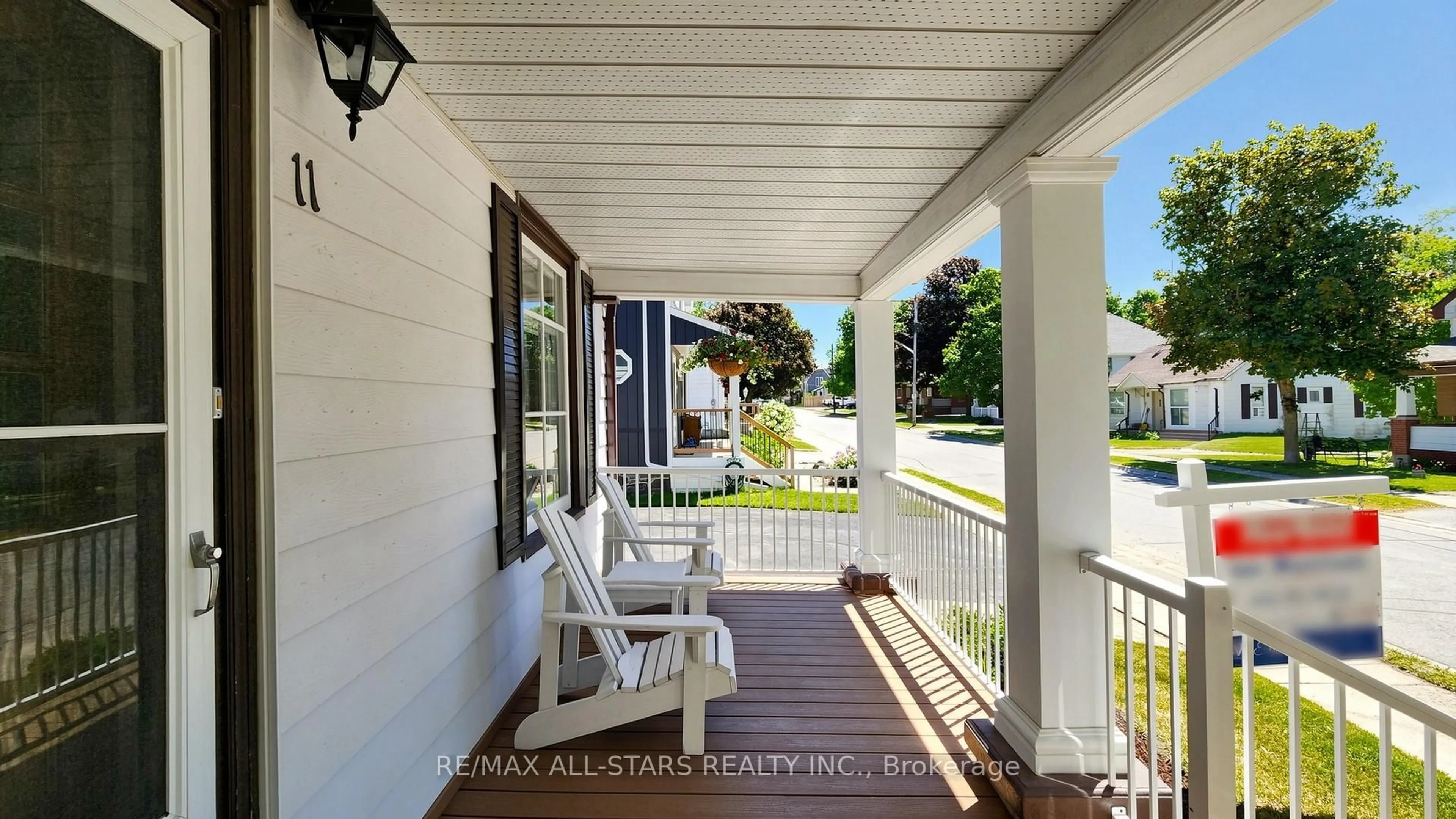 Patio, street for 11 Marietta St, Uxbridge Ontario L9P 1K7