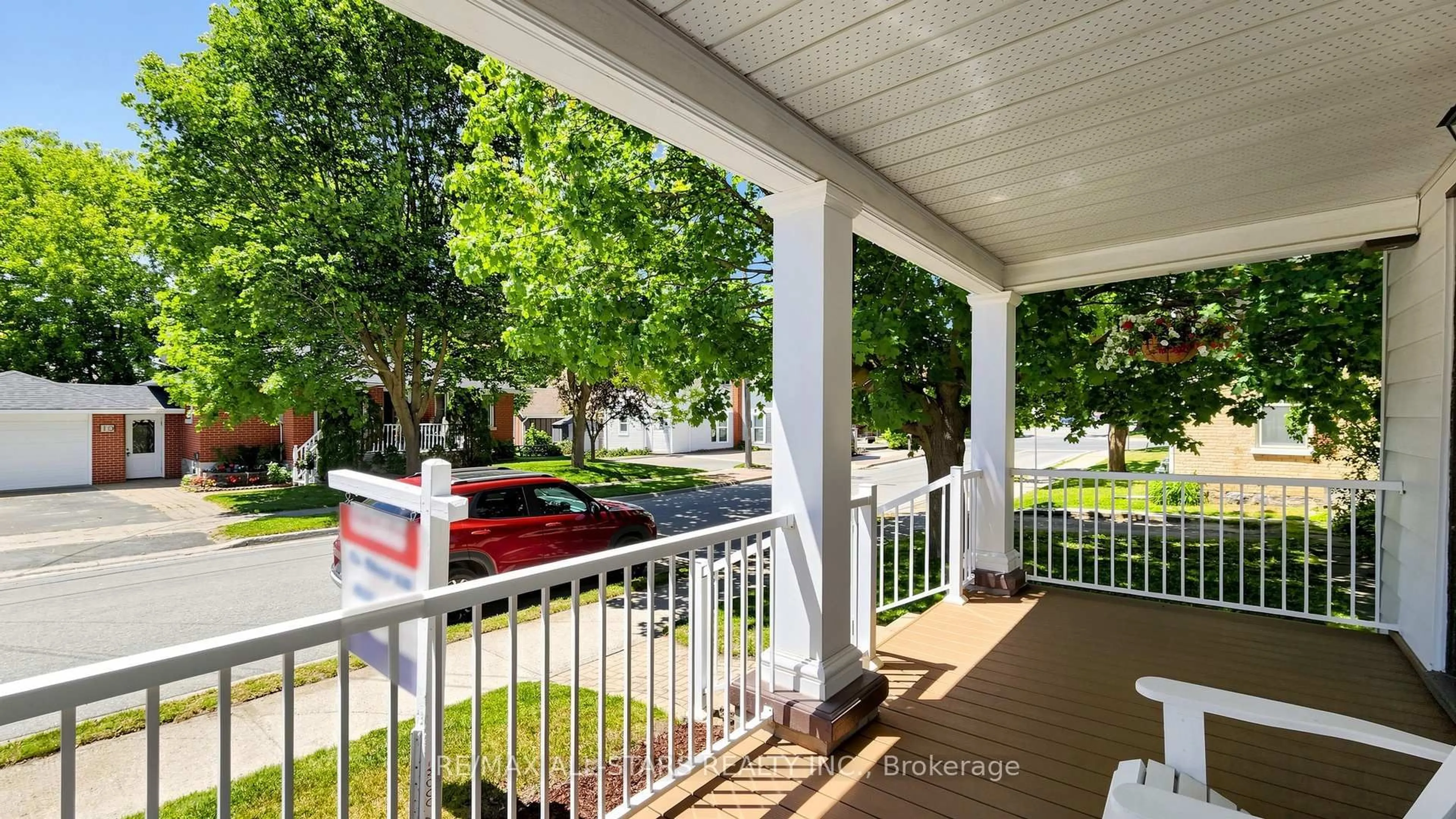 Patio, street for 11 Marietta St, Uxbridge Ontario L9P 1K7