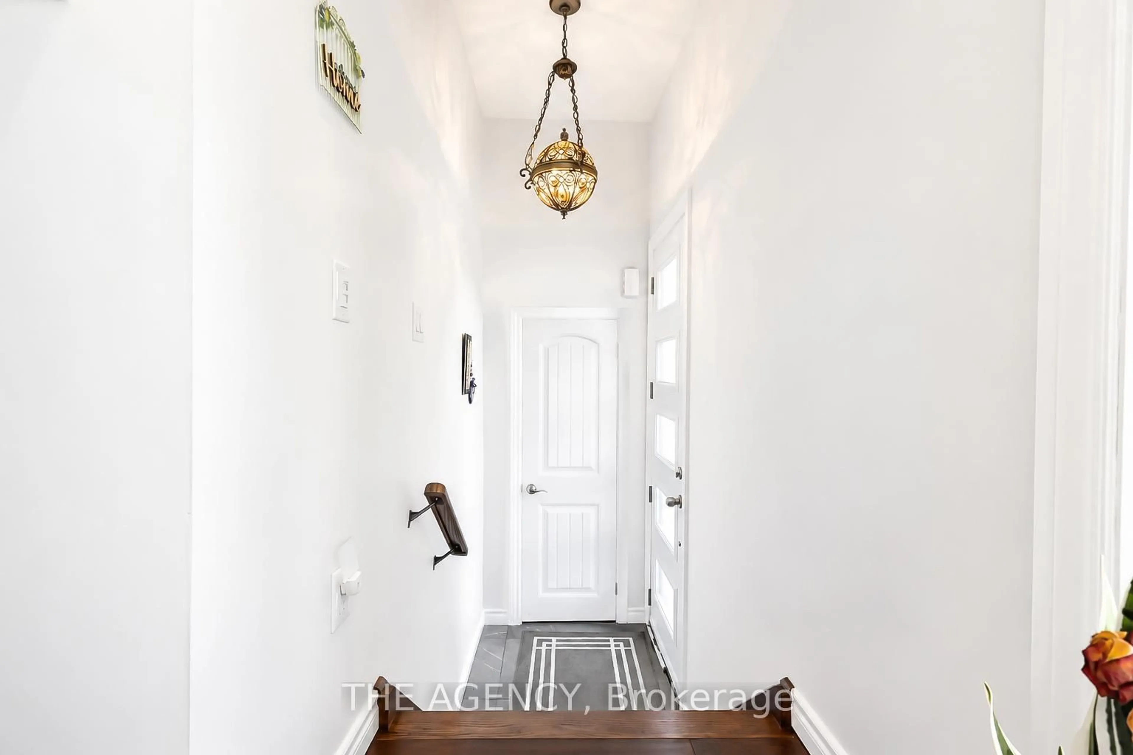 Indoor entryway for 282 Neal Dr, Richmond Hill Ontario L4C 3L4