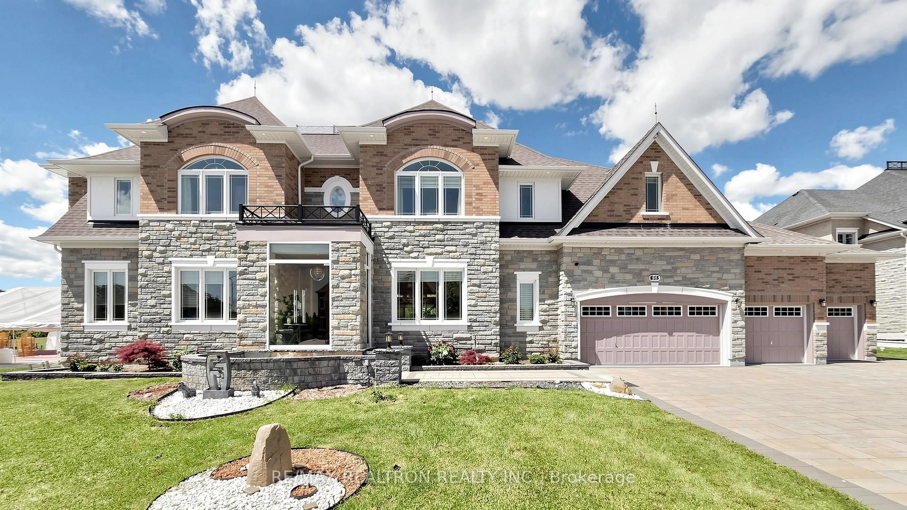Home with brick exterior material, street for 28 Sam Davis Crt, Whitchurch-Stouffville Ontario L4A 4R4