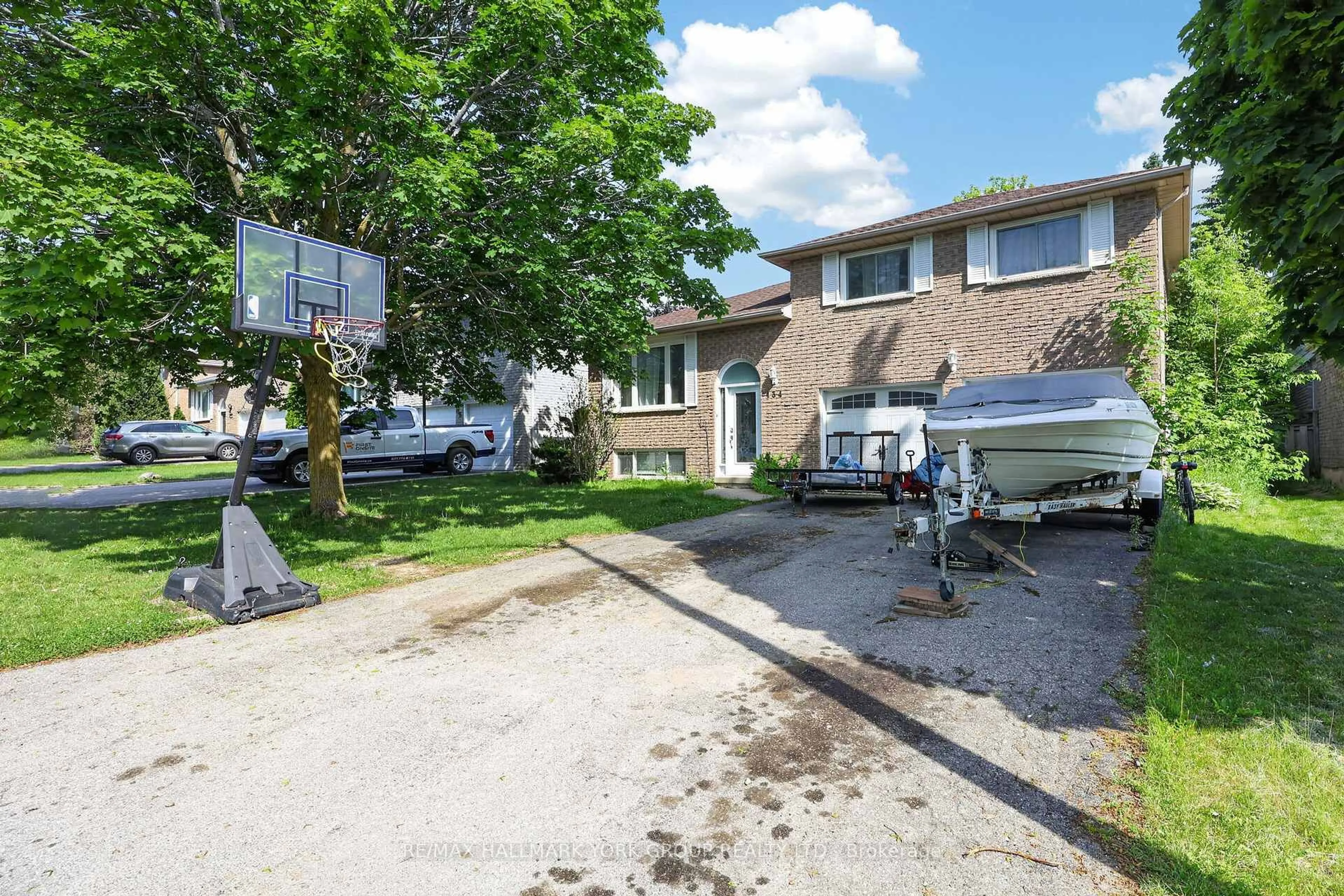 Unknown for 134 Crown Cres, Bradford West Gwillimbury Ontario L3Z 2L5
