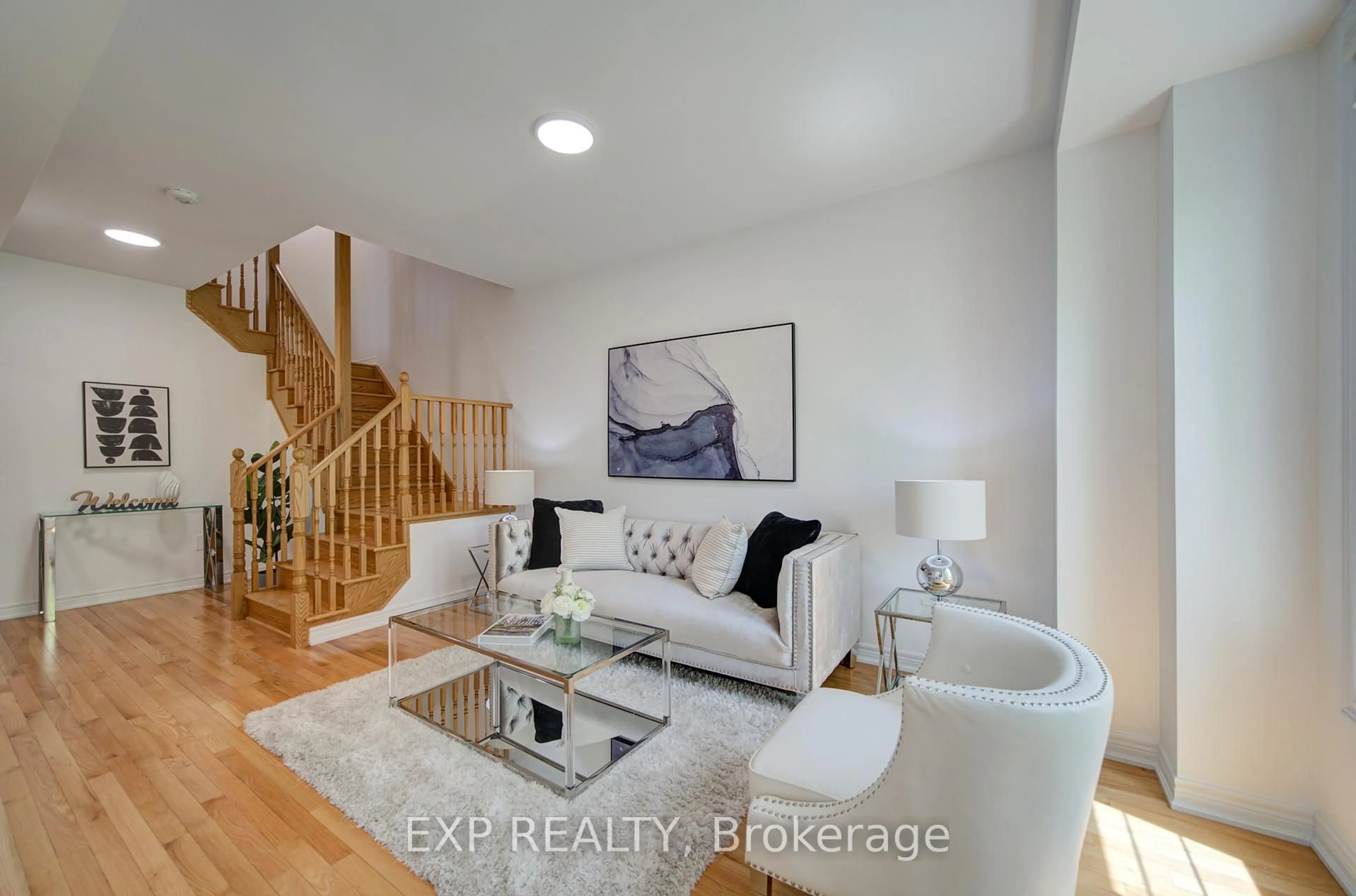 Living room with furniture, unknown for 178 Elgin Mills Rd, Richmond Hill Ontario L4C 5S4
