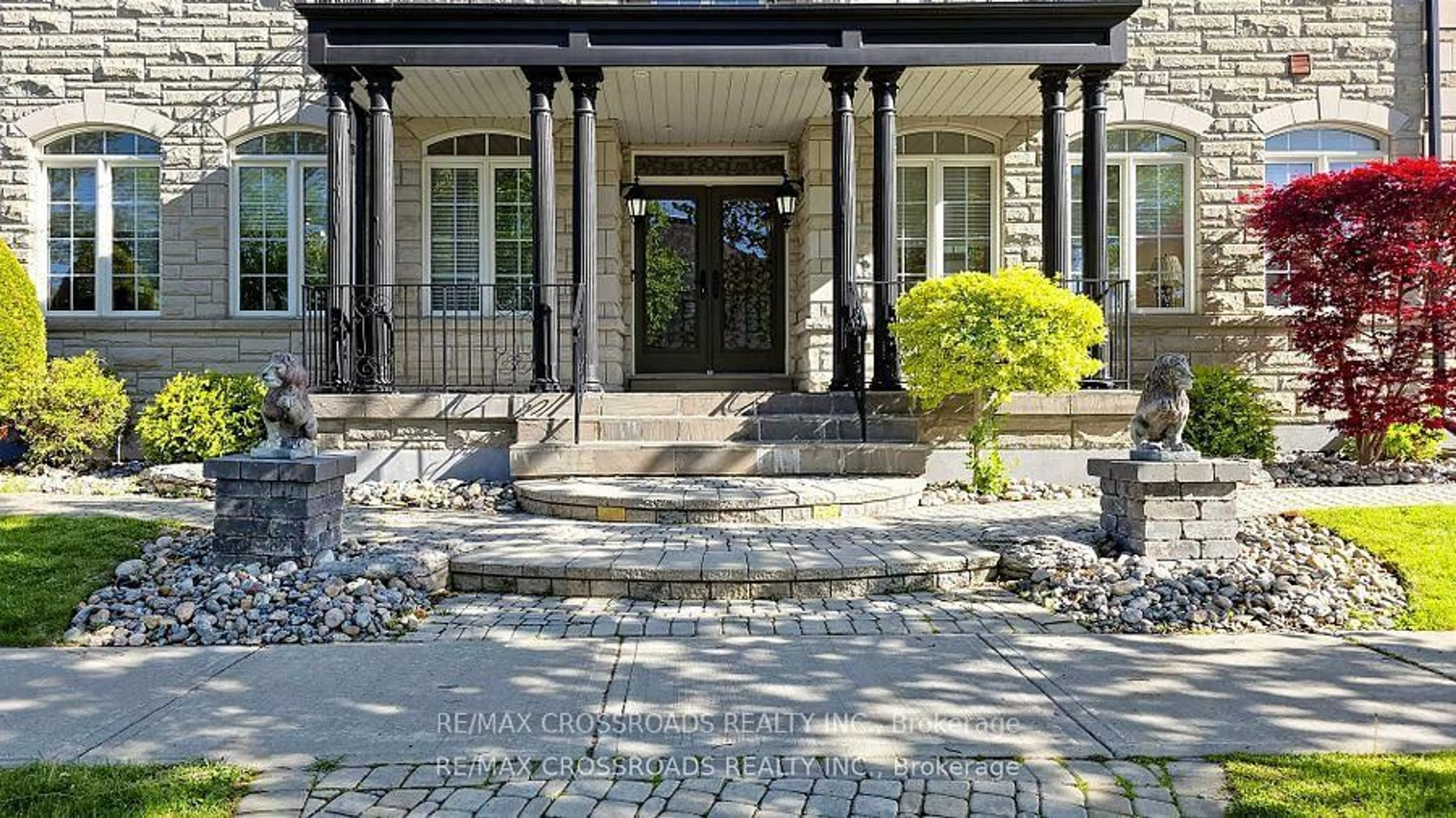 Patio, street for 2 Mumberson Crt, Markham Ontario L6C 1Y4